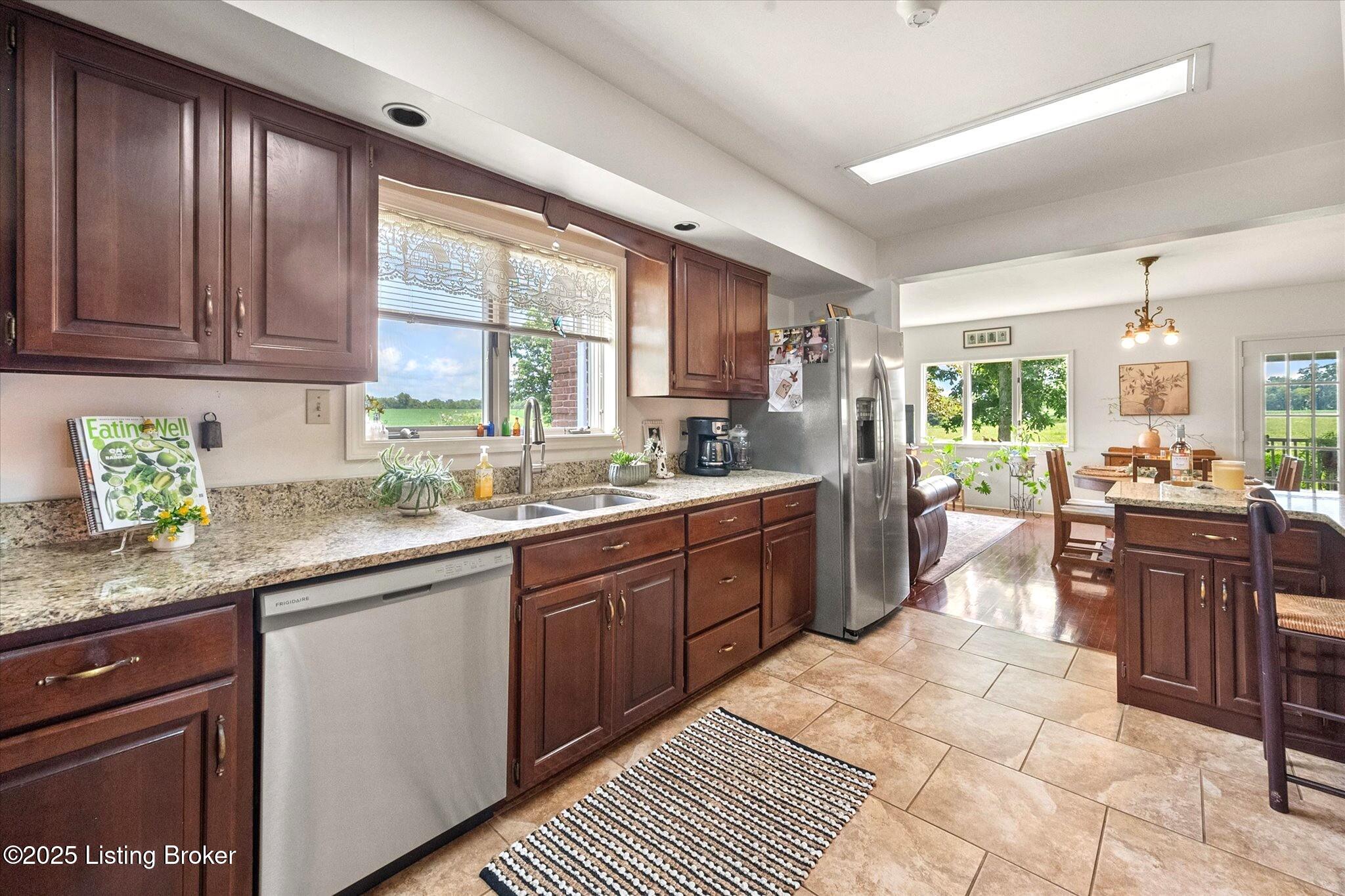 672 Locust Ln