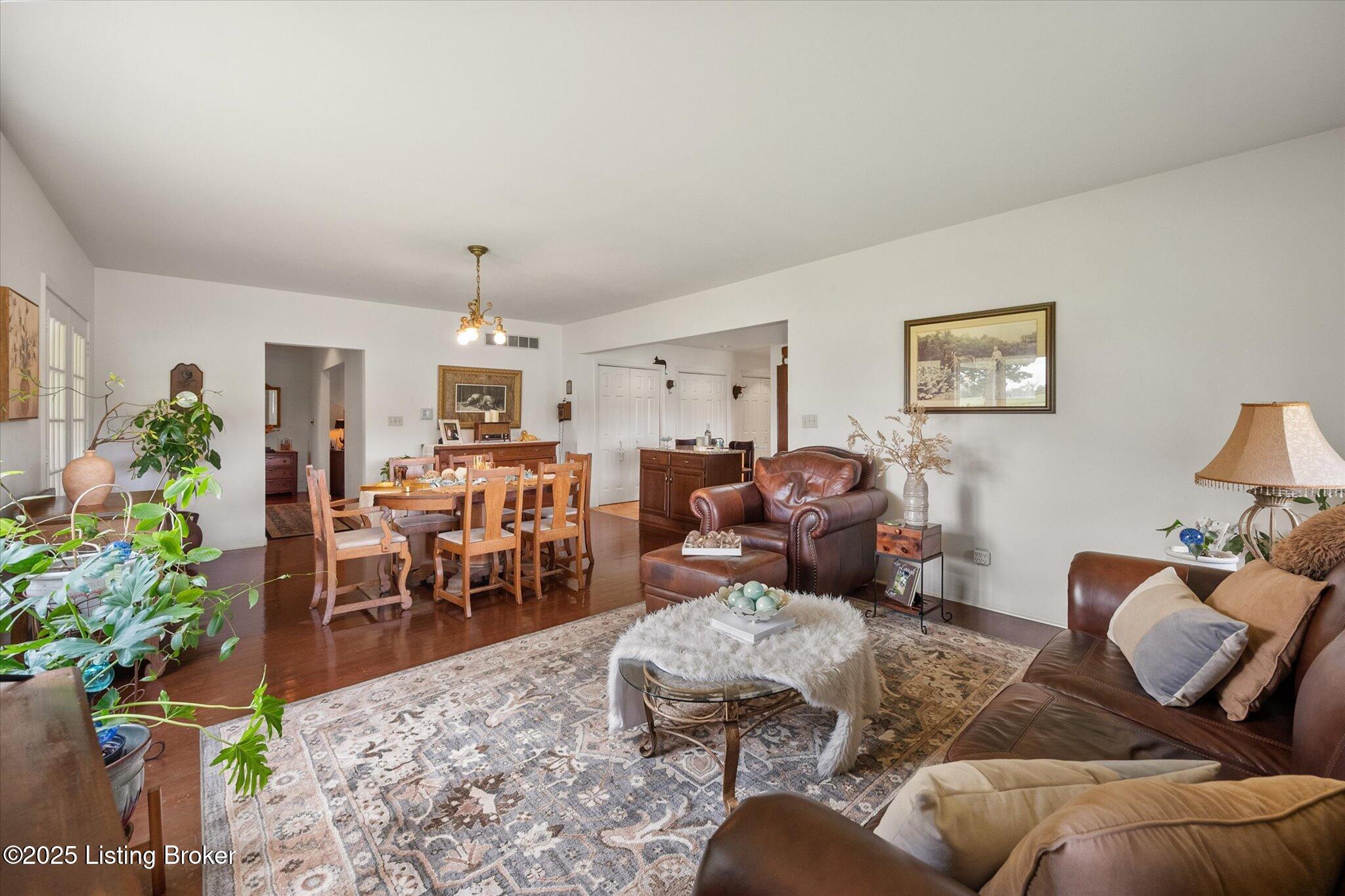 672 Locust Ln