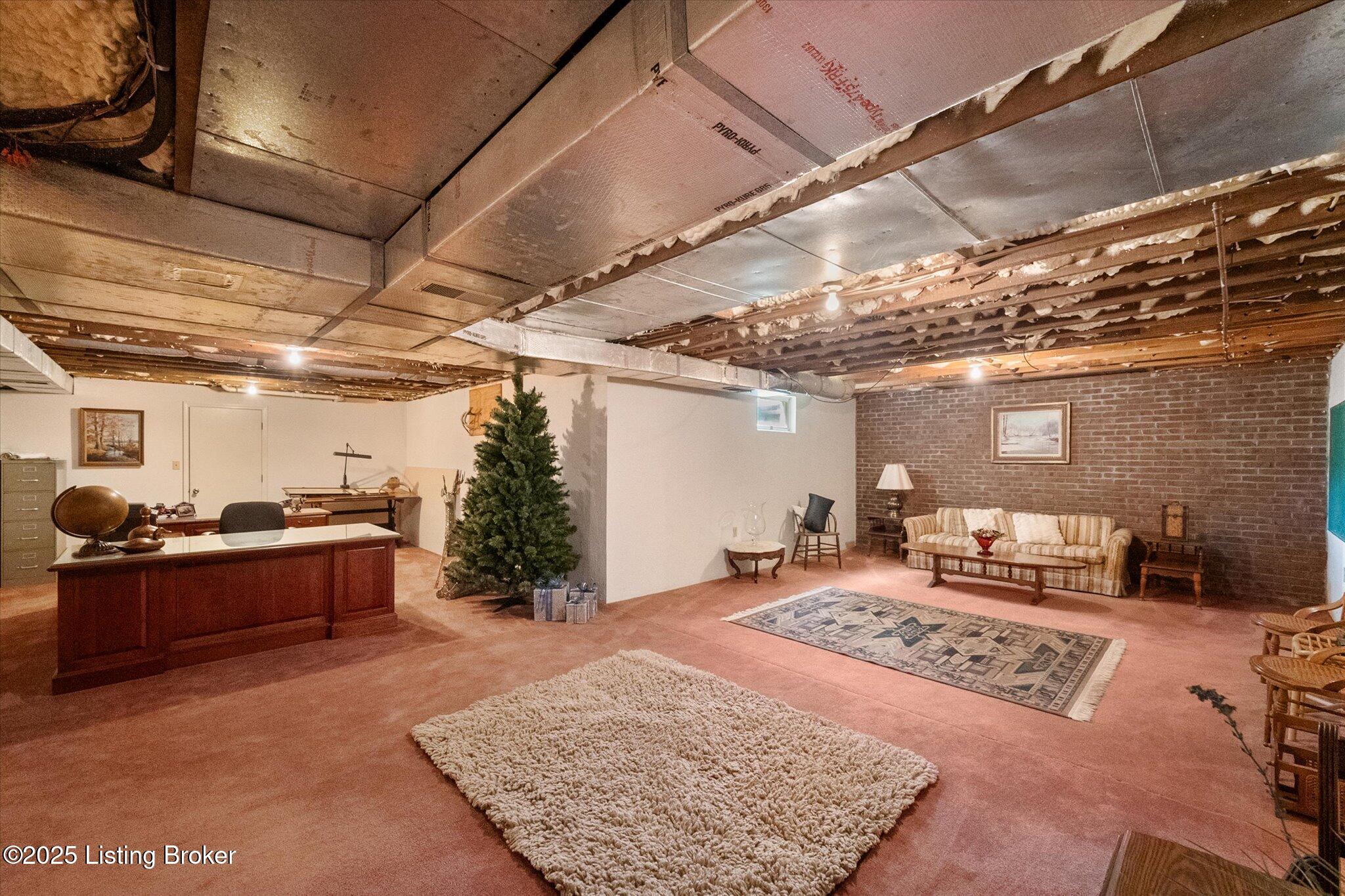 672 Locust Ln