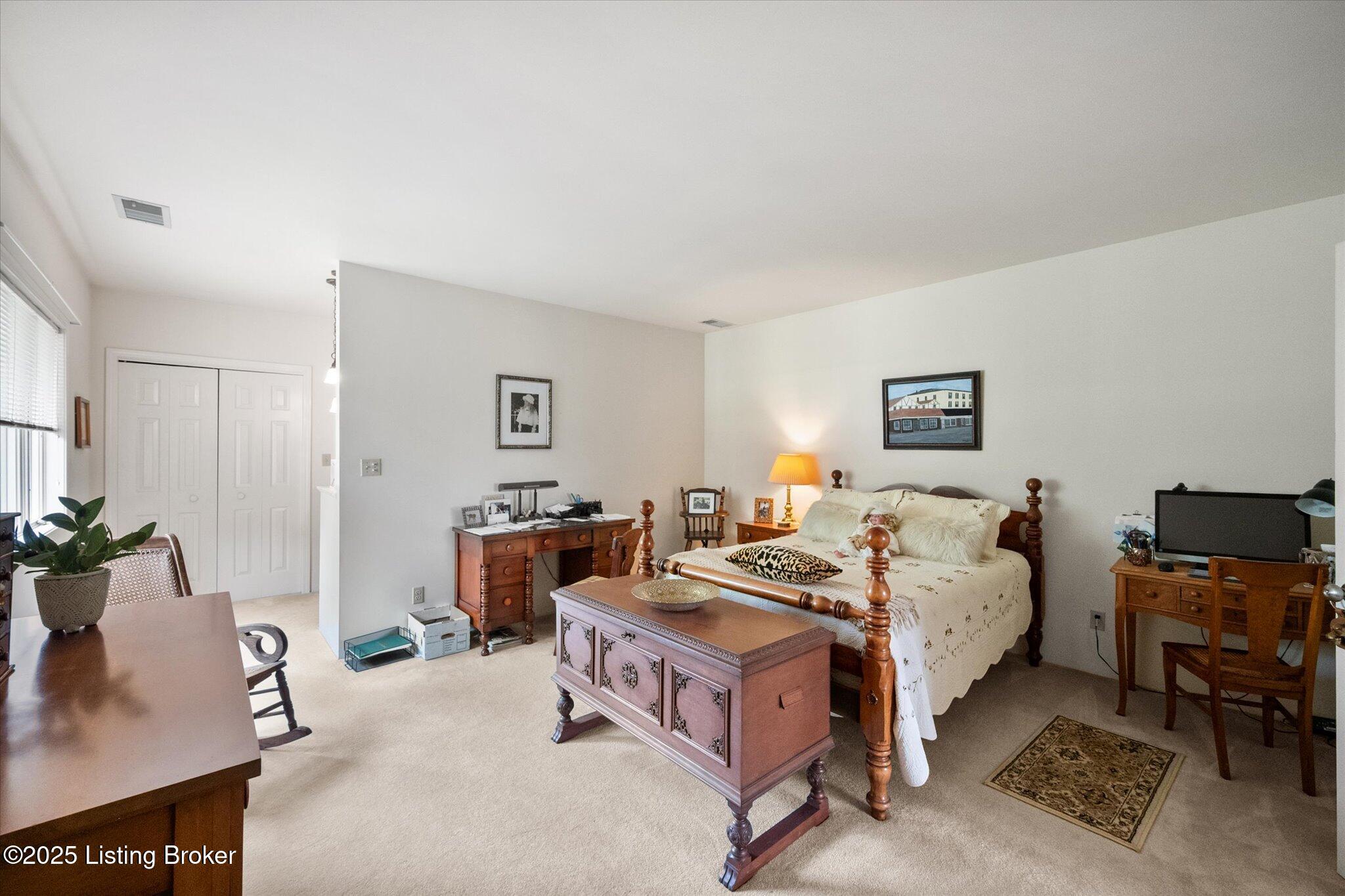 672 Locust Ln