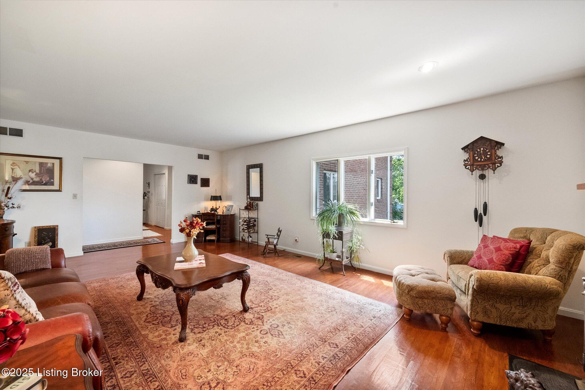 672 Locust Ln