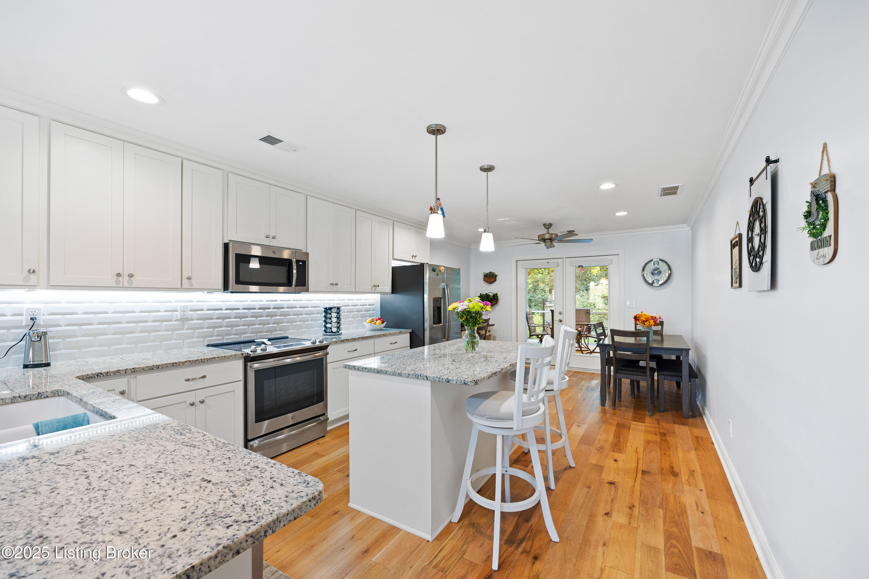 8107 Cedar Crest Ln