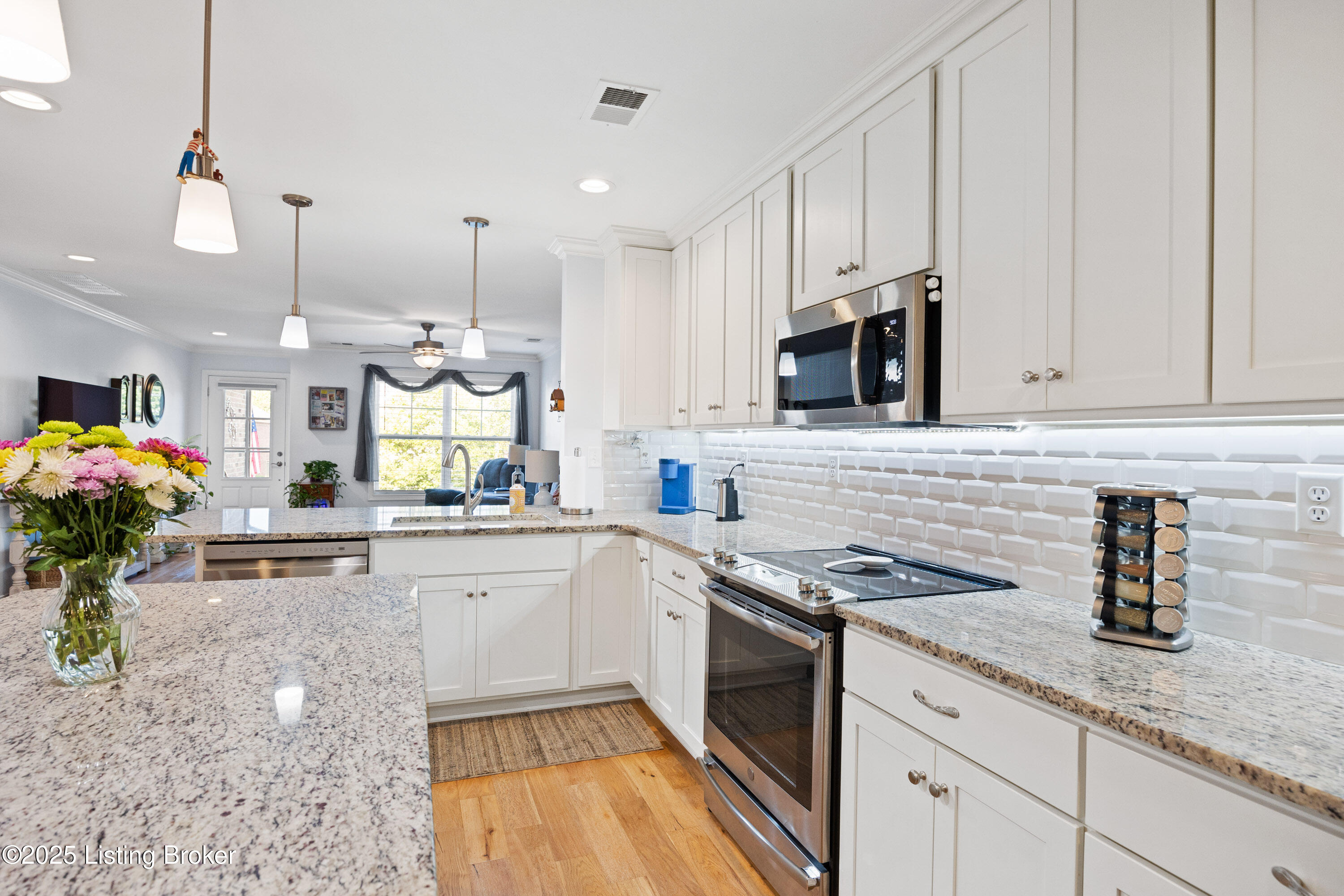 8107 Cedar Crest Ln