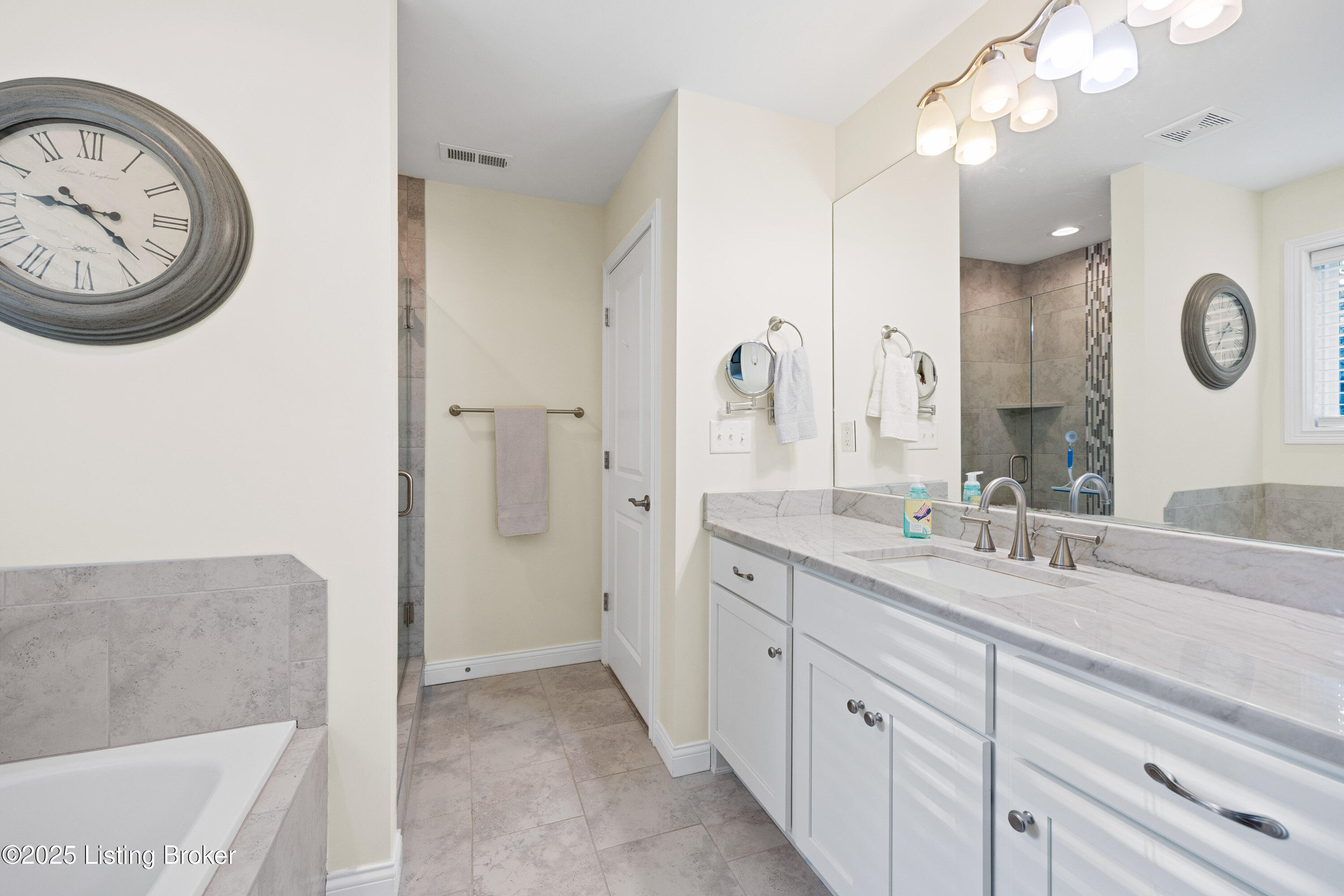 8107 Cedar Crest Ln
