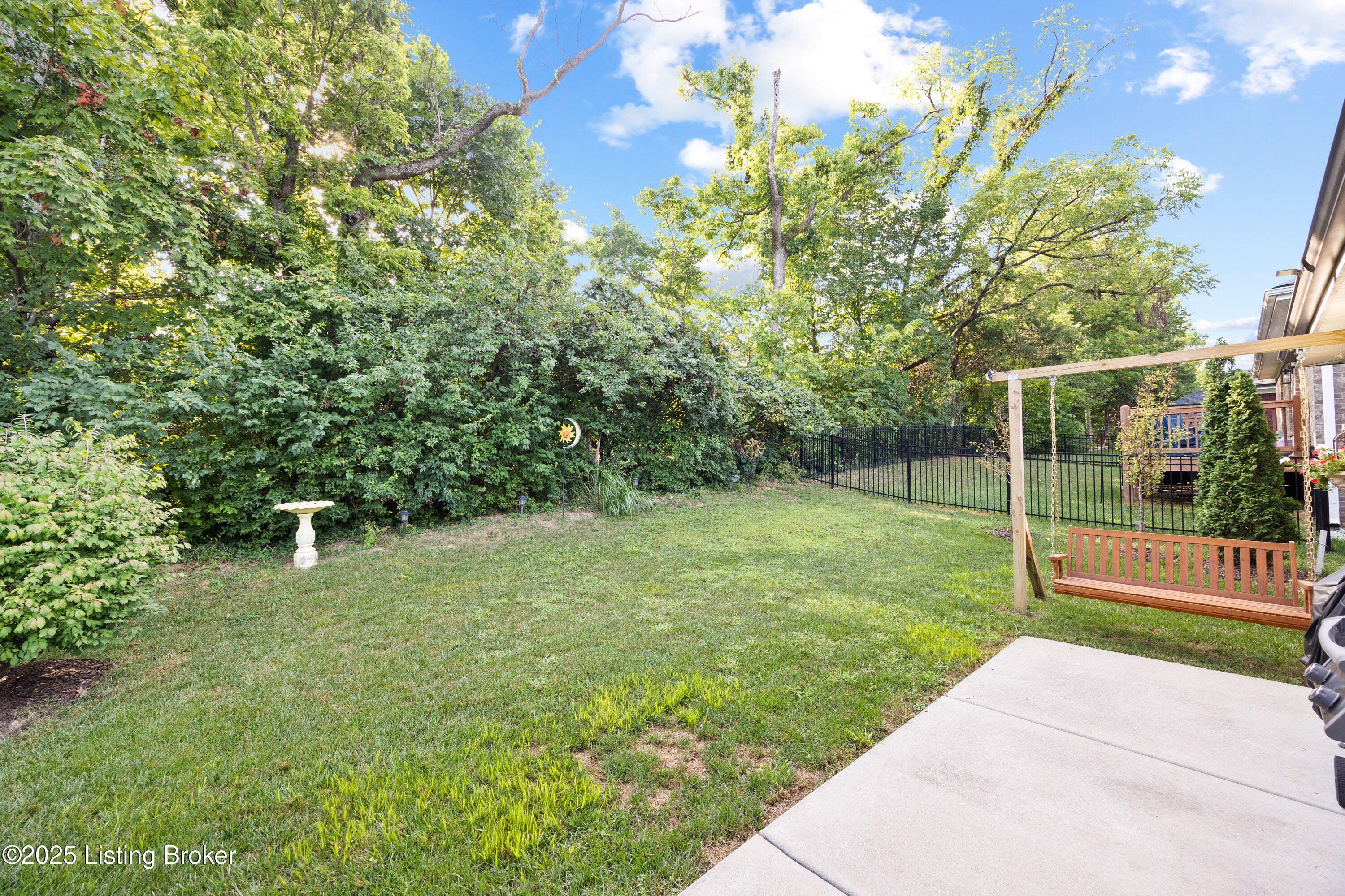 8107 Cedar Crest Ln