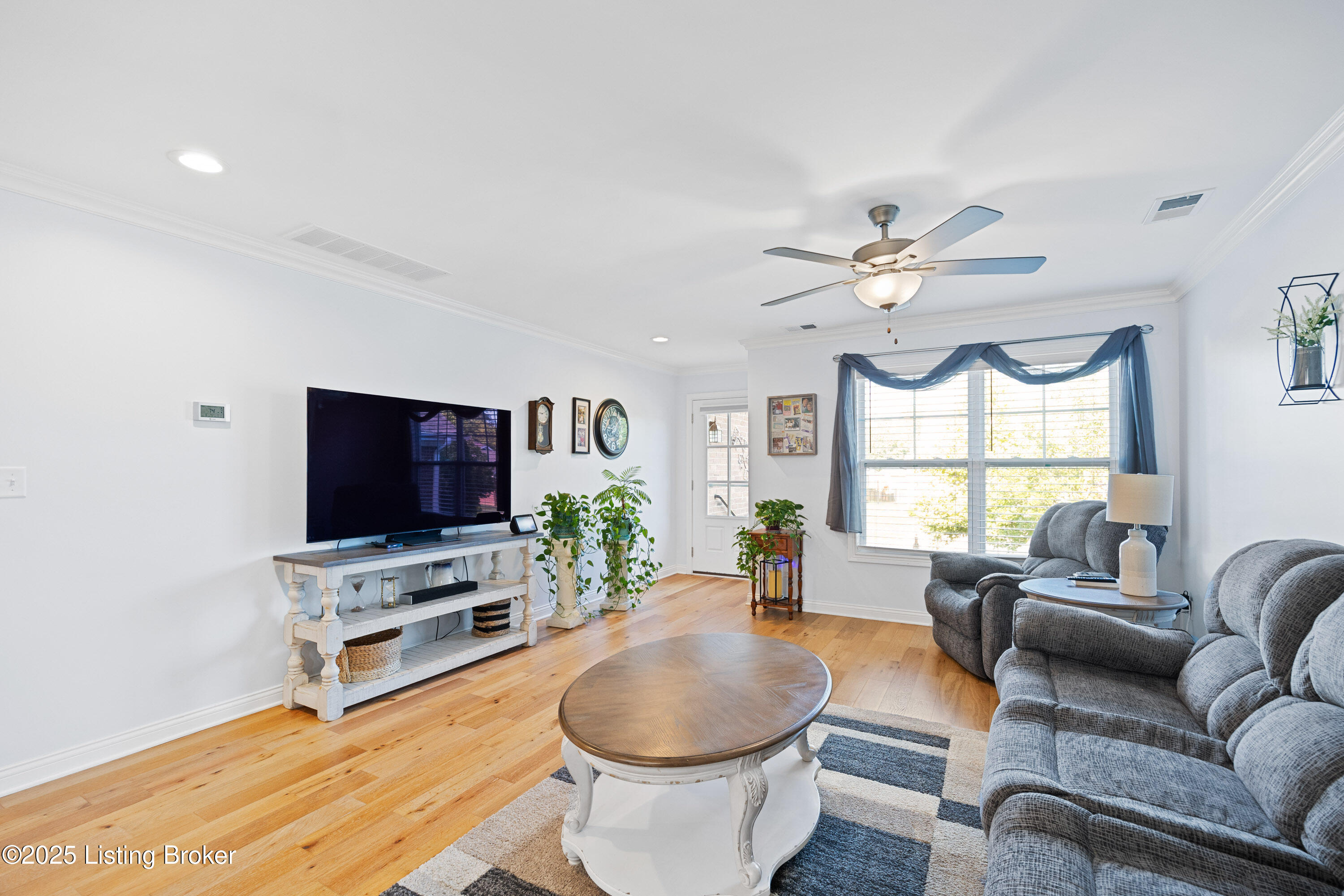 8107 Cedar Crest Ln