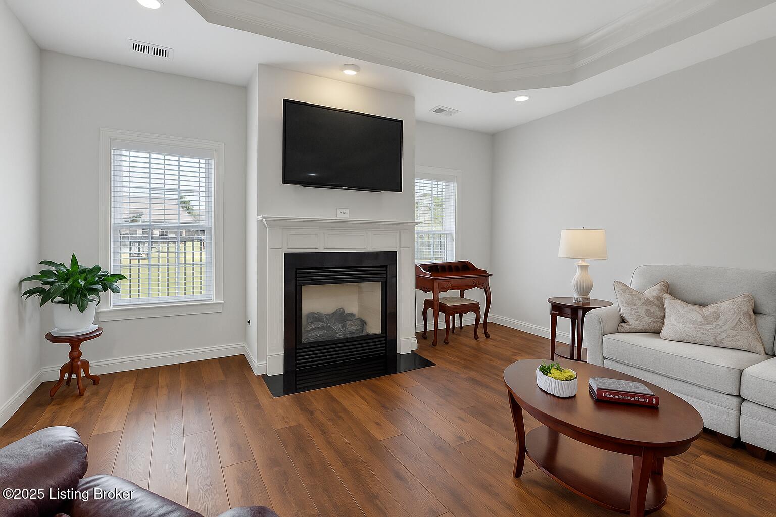 11209 Falling Springs Dr
