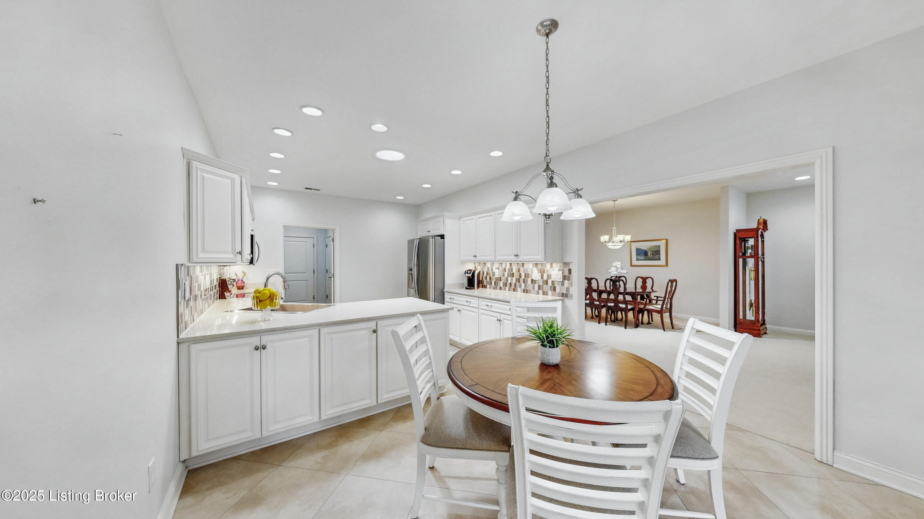 11209 Falling Springs Dr