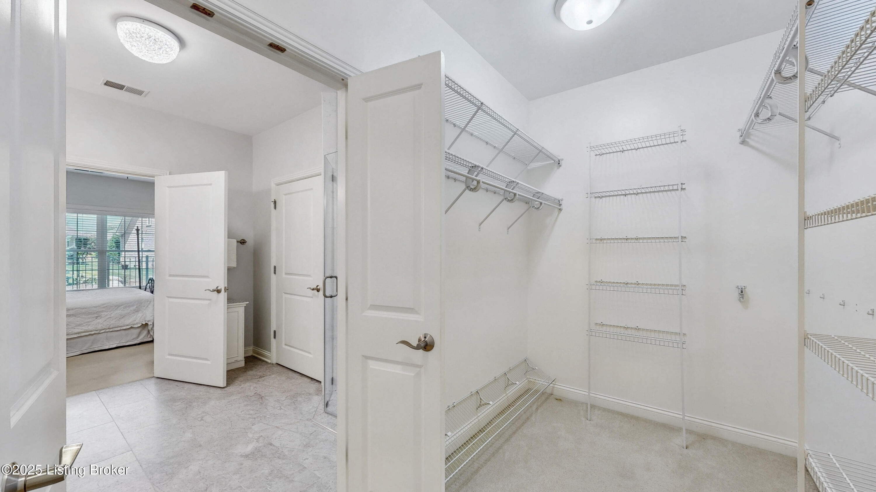 11209 Falling Springs Dr