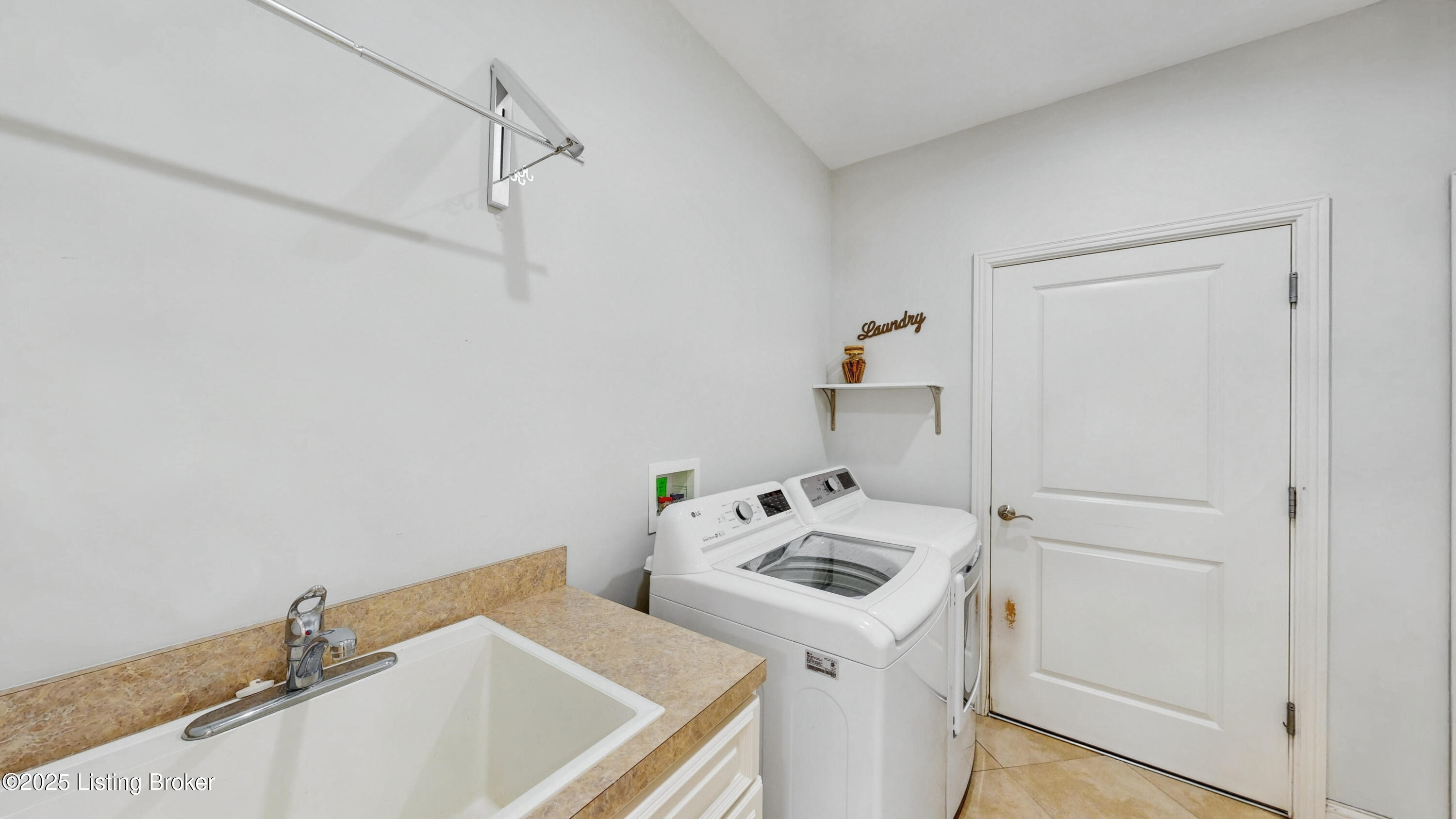 11209 Falling Springs Dr