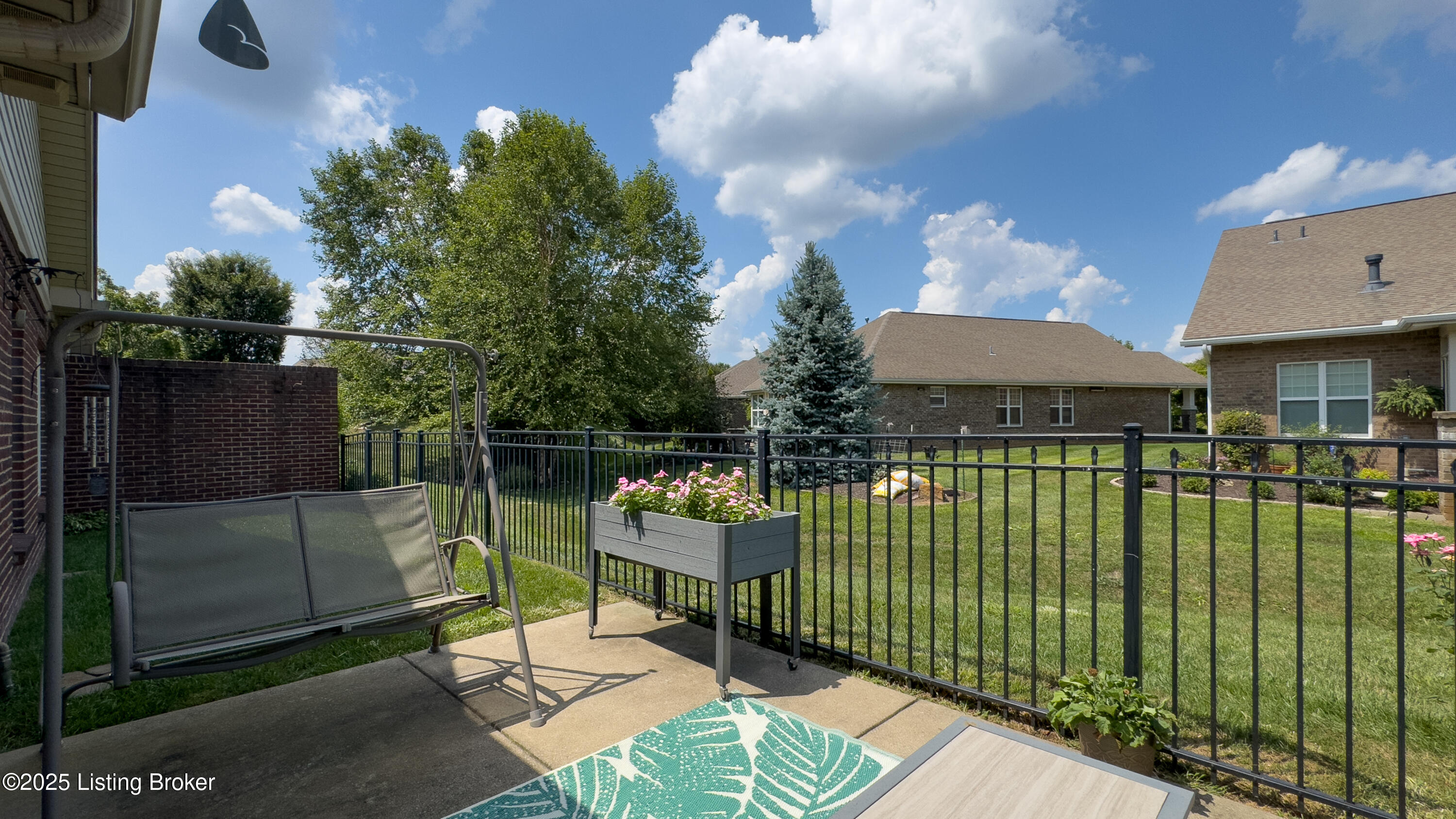 11209 Falling Springs Dr