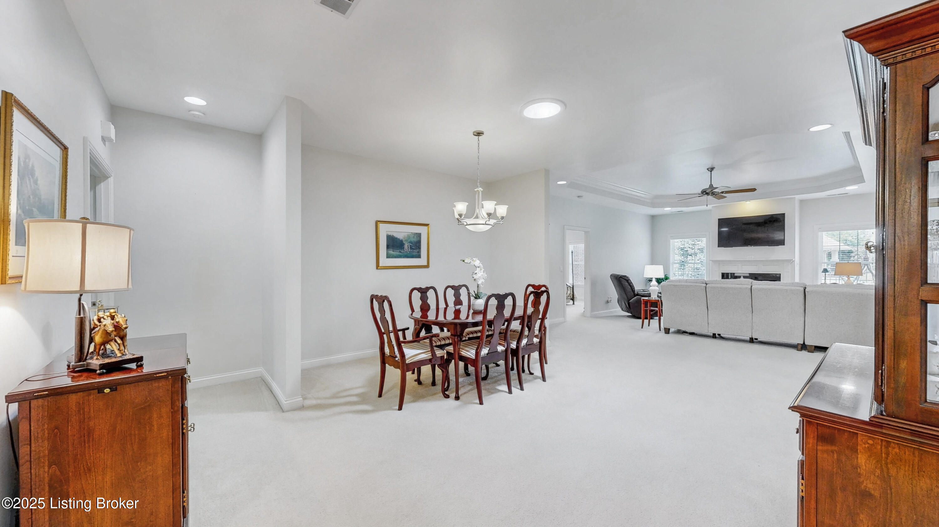 11209 Falling Springs Dr