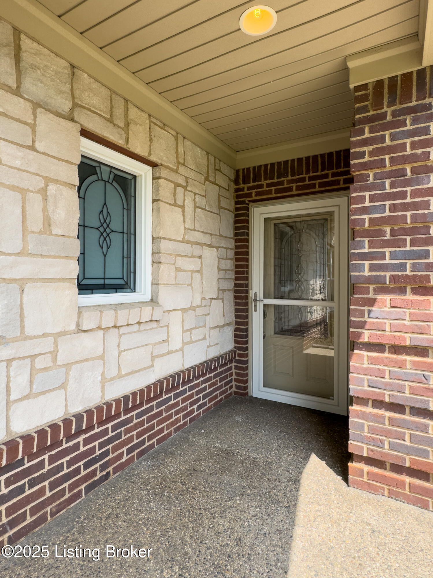 11209 Falling Springs Dr