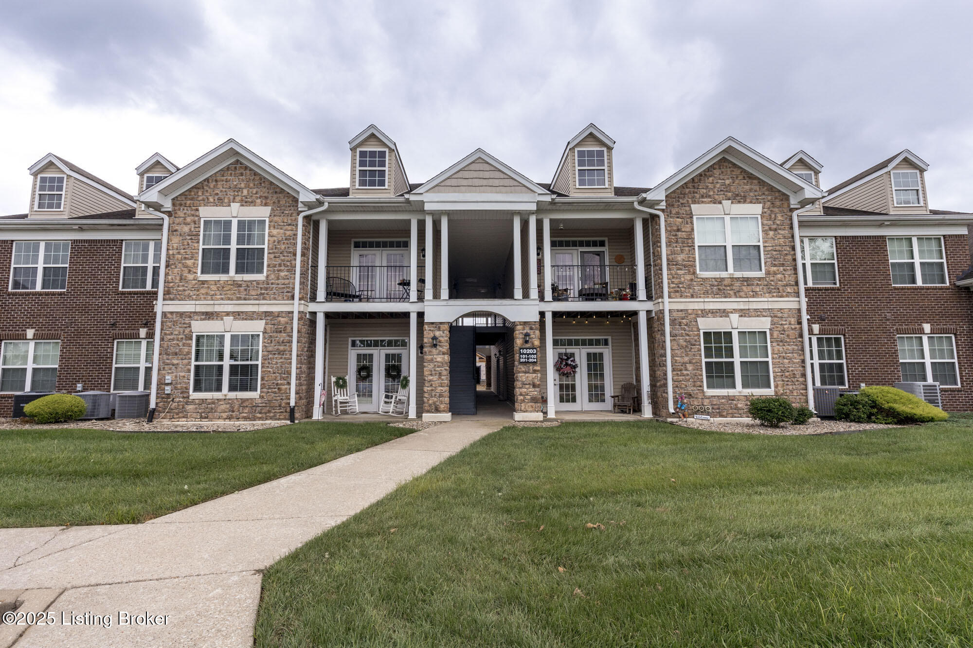 10203 Lark Meadow Dr 201