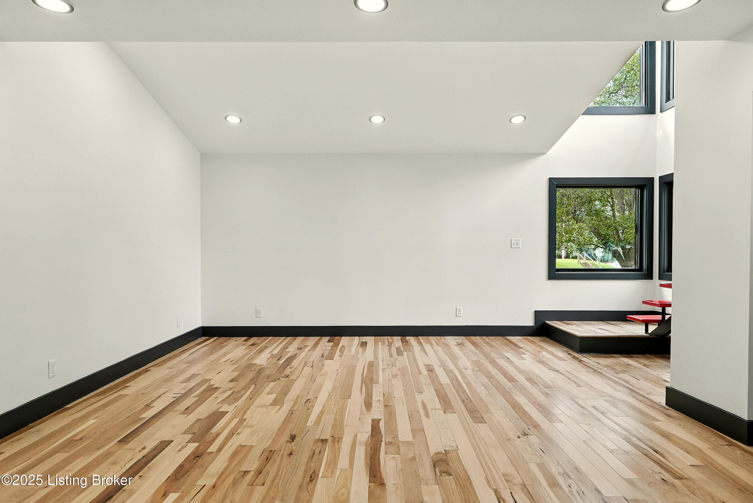 1100 Ellison Ave