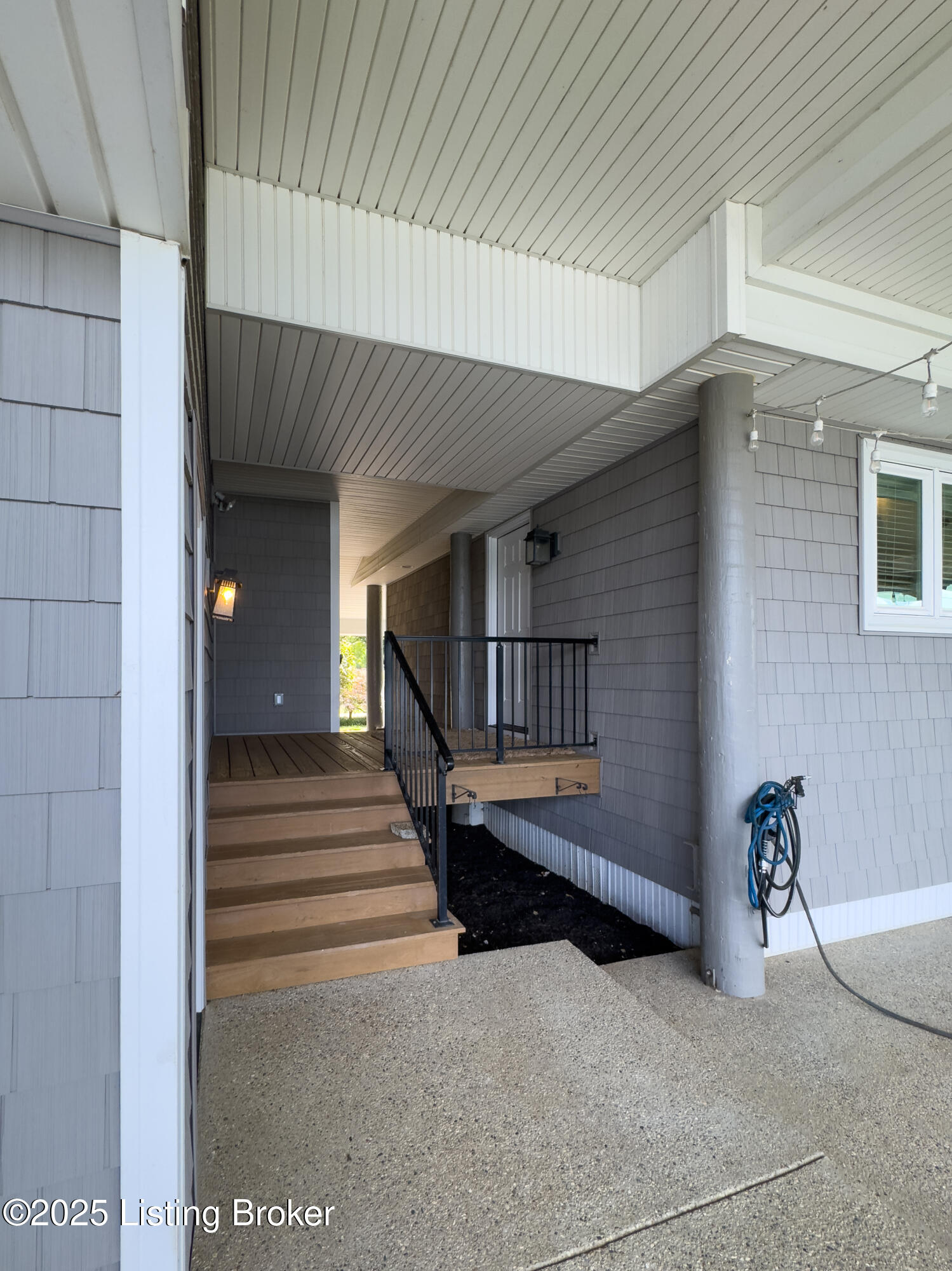 7222 Beachland Beach Rd