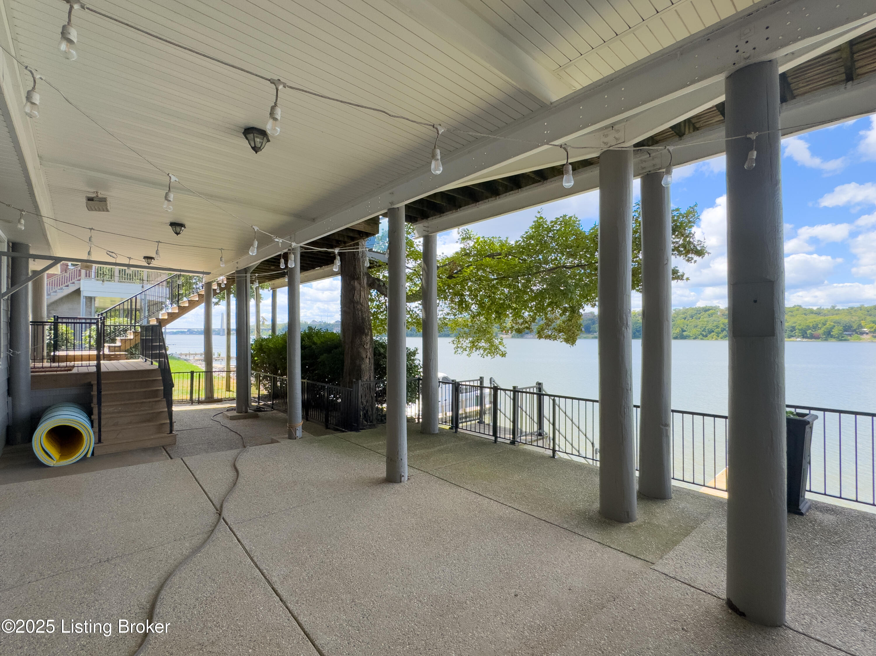 7222 Beachland Beach Rd