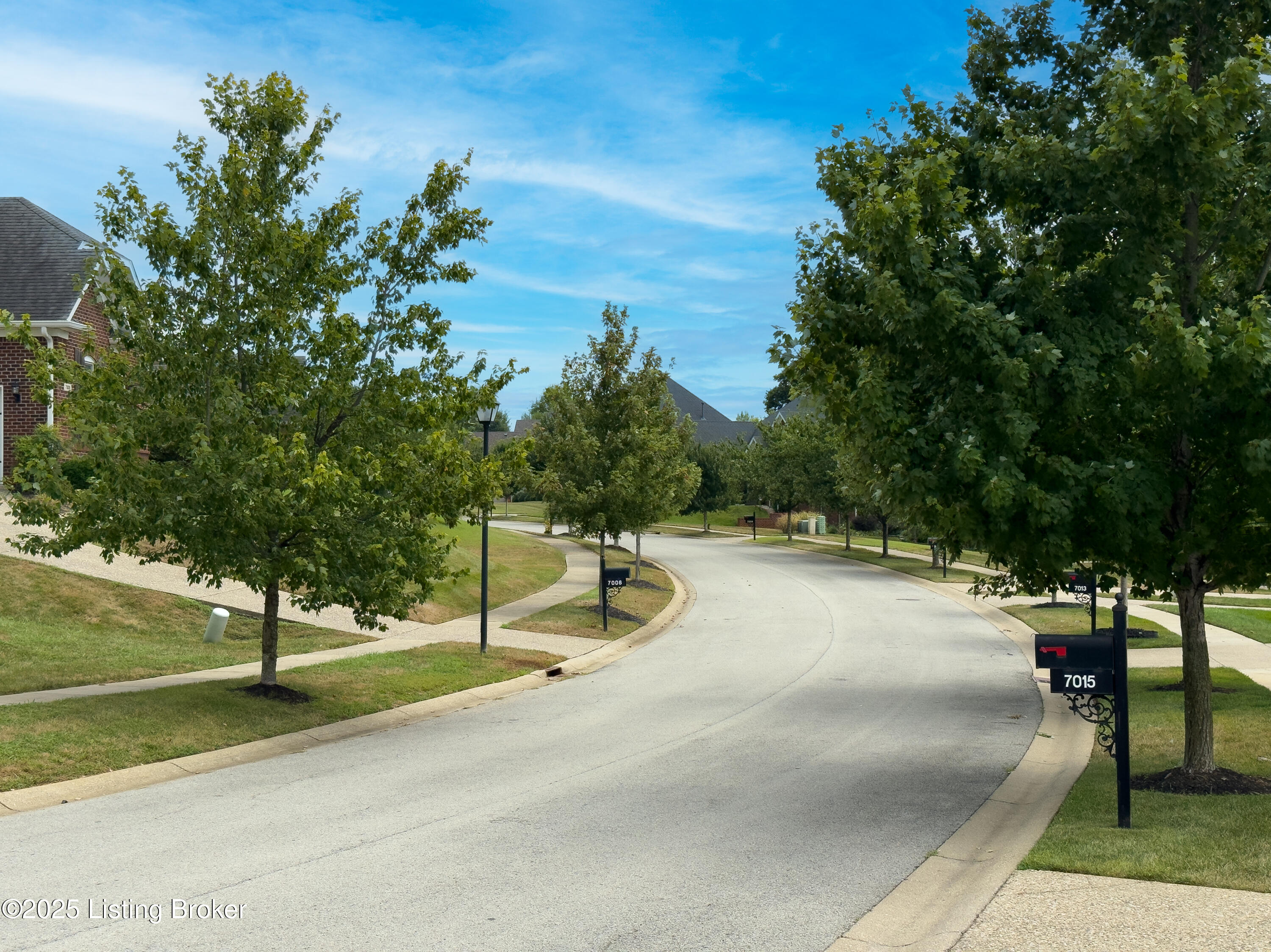 7010 Creekton Dr