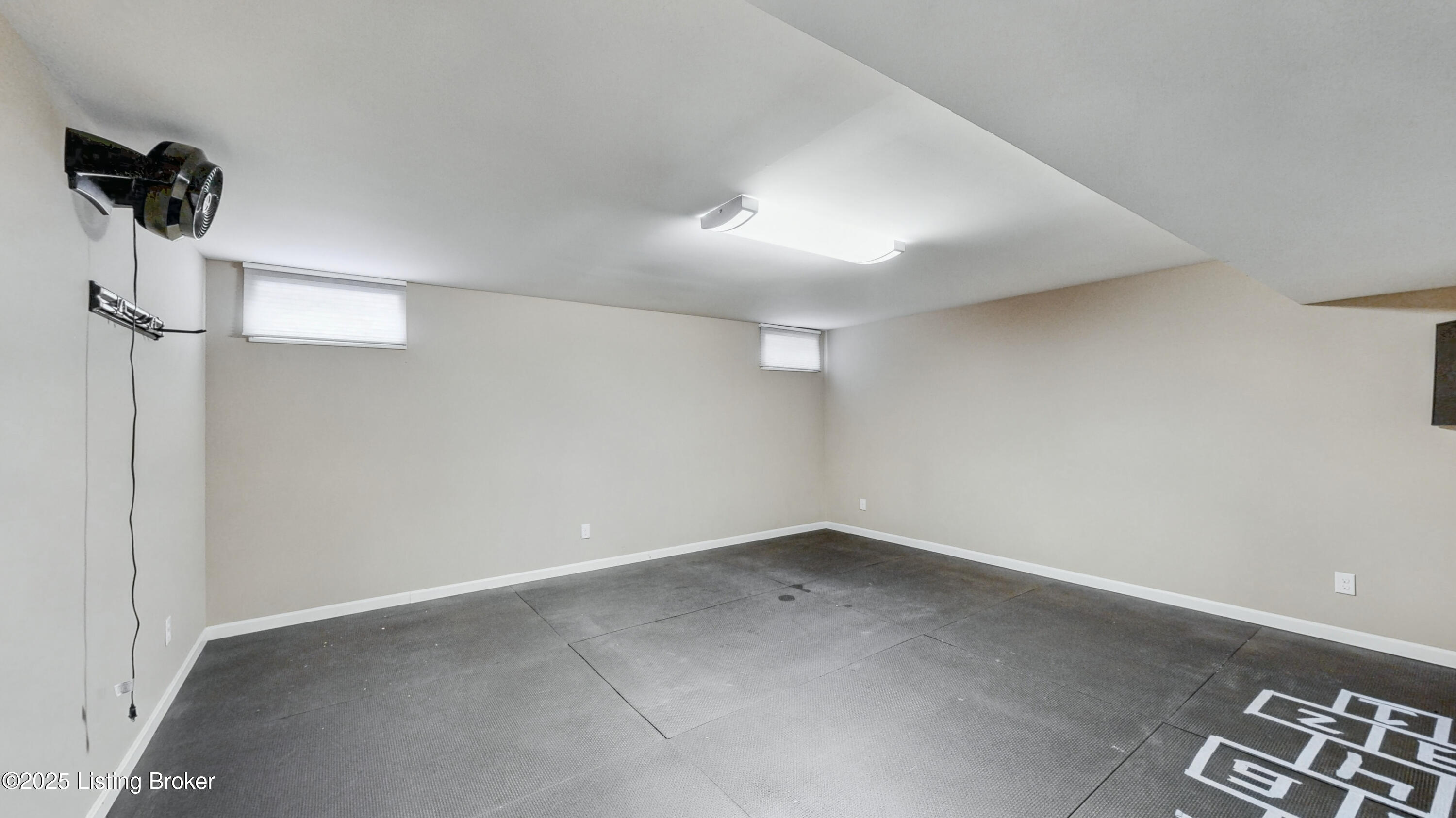 7010 Creekton Dr
