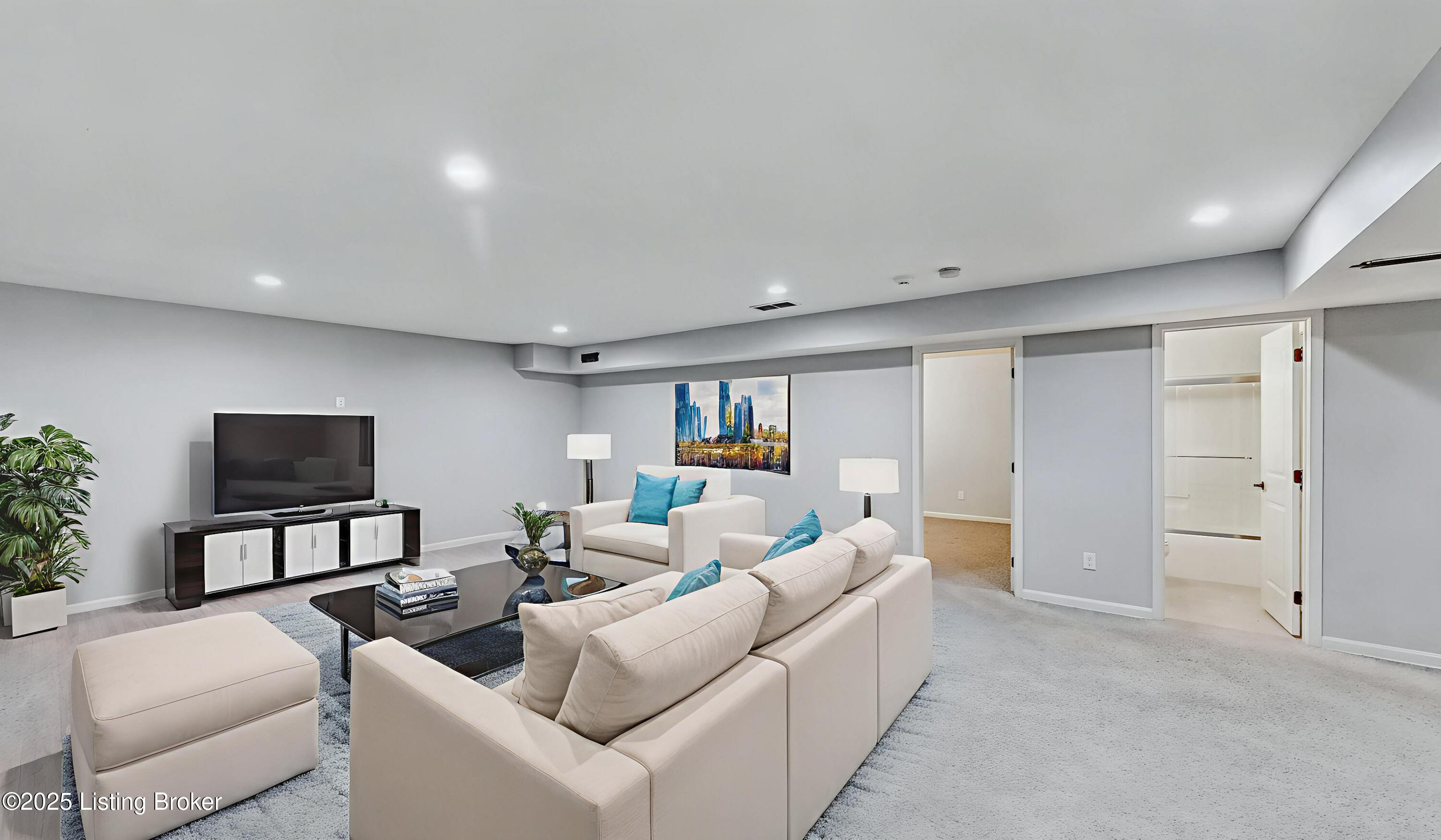 7010 Creekton Dr