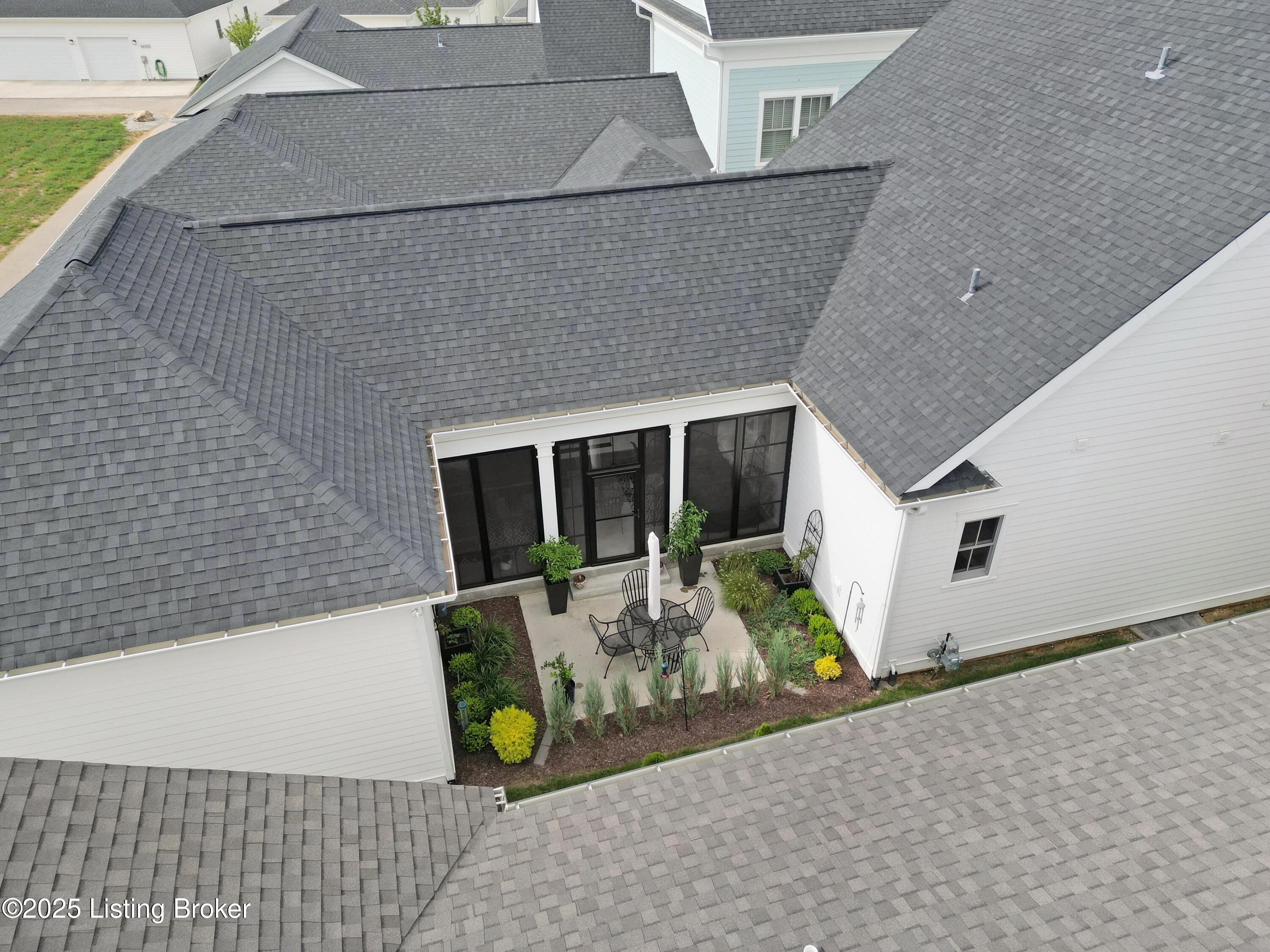6109 Starflower St