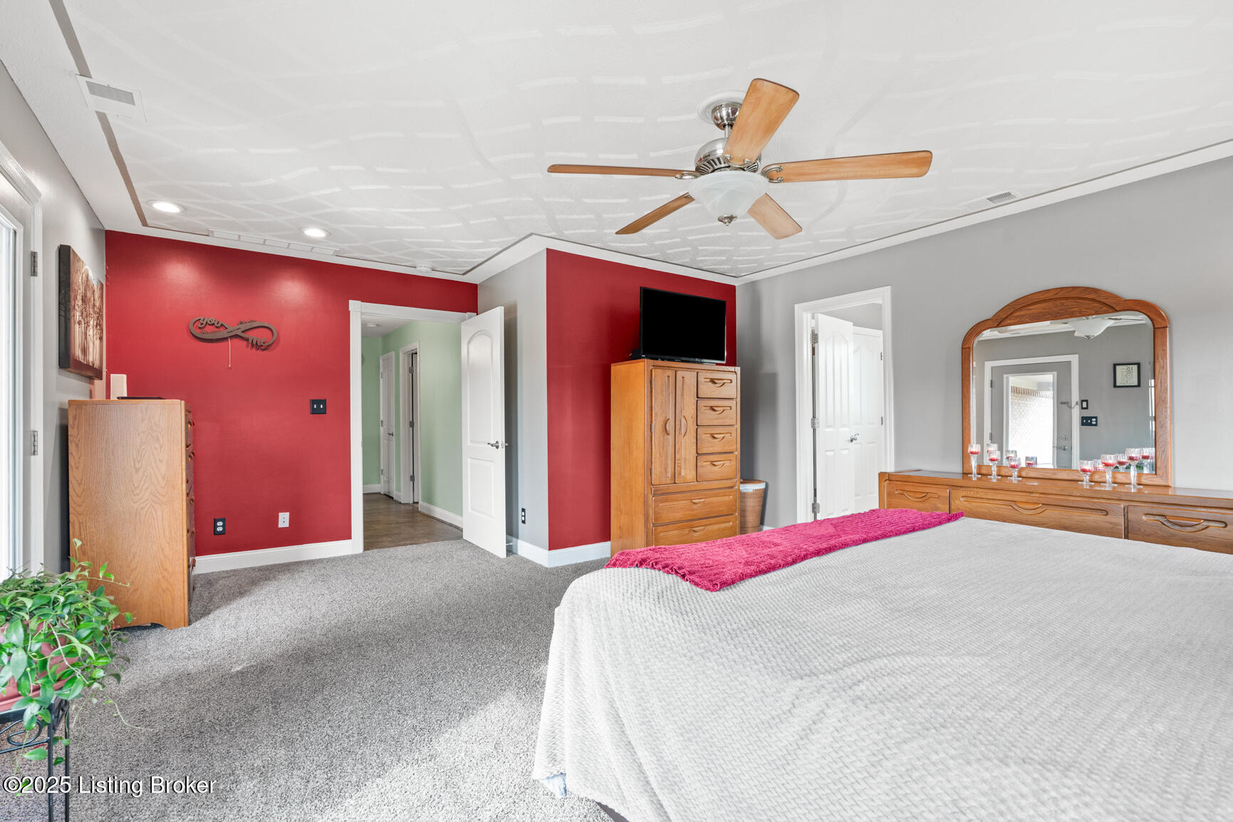 805 Meadowland Trail