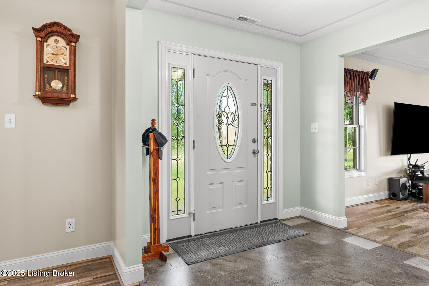 805 Meadowland Trail