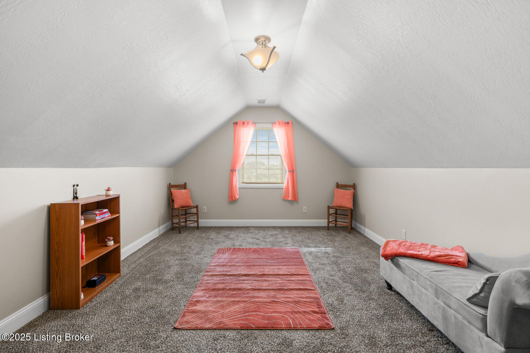 805 Meadowland Trail