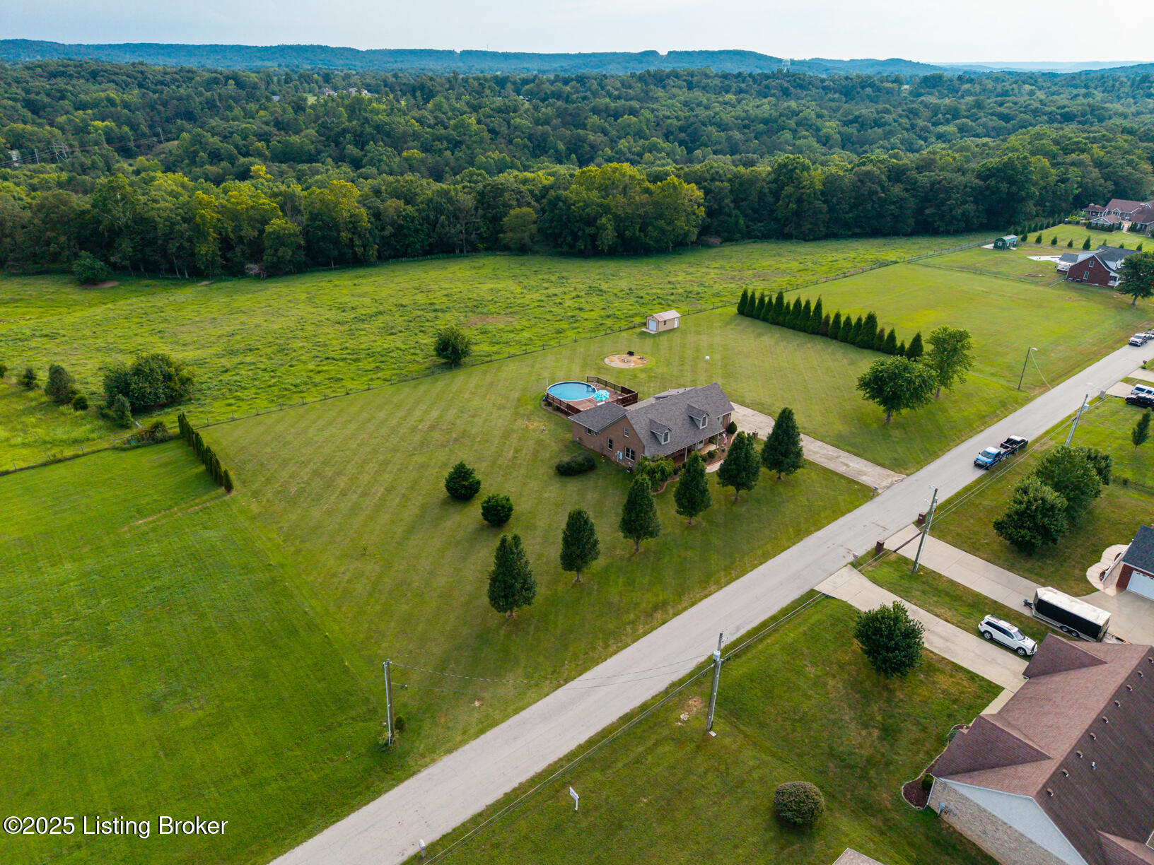 805 Meadowland Trail