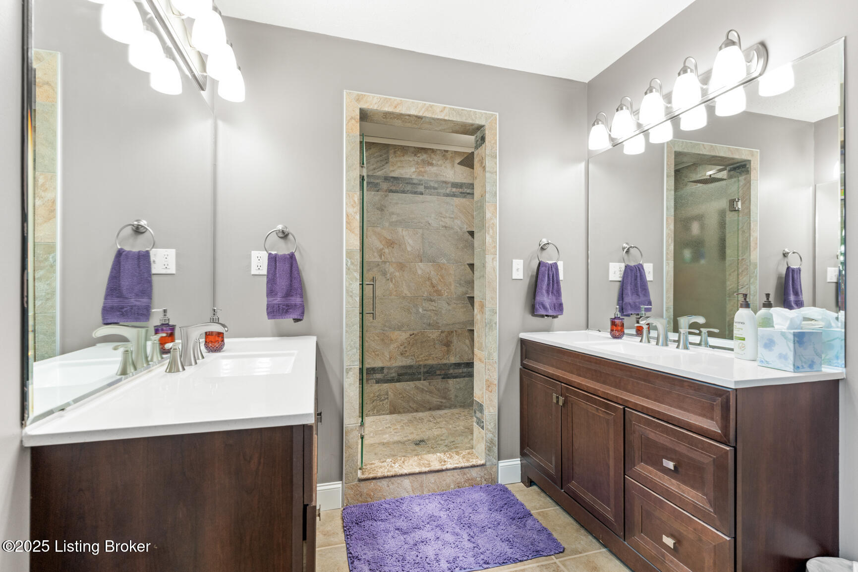 805 Meadowland Trail