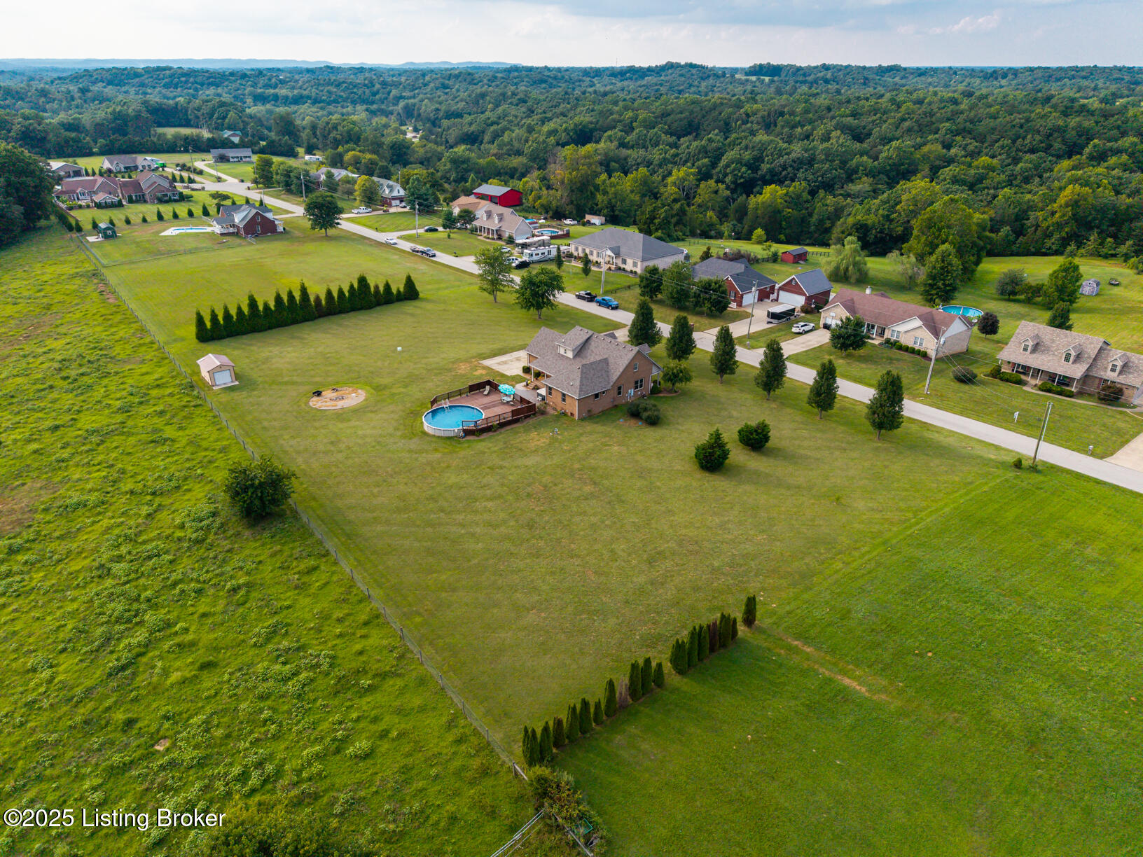 805 Meadowland Trail