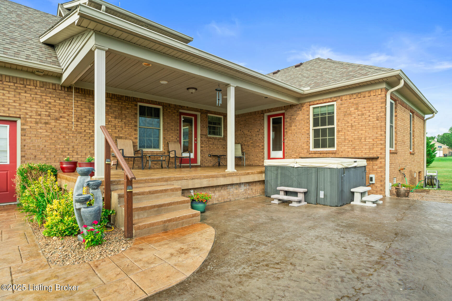 805 Meadowland Trail
