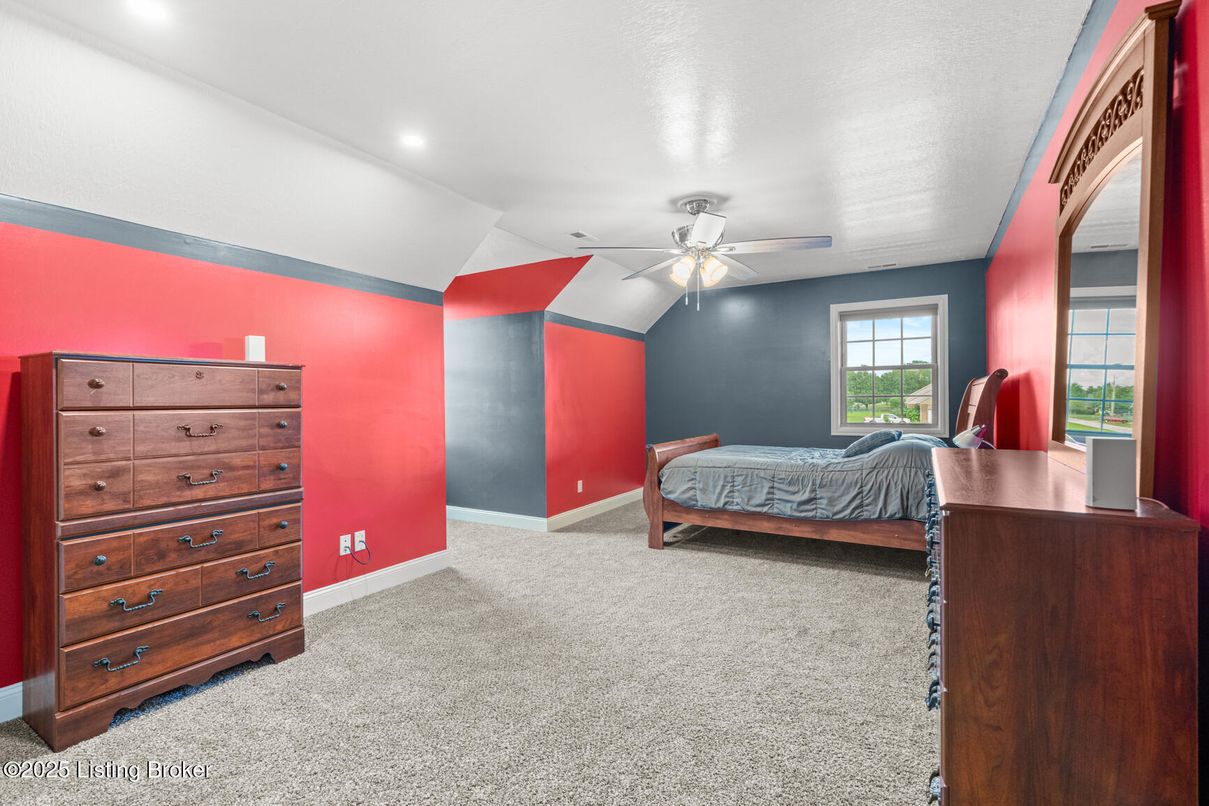 805 Meadowland Trail