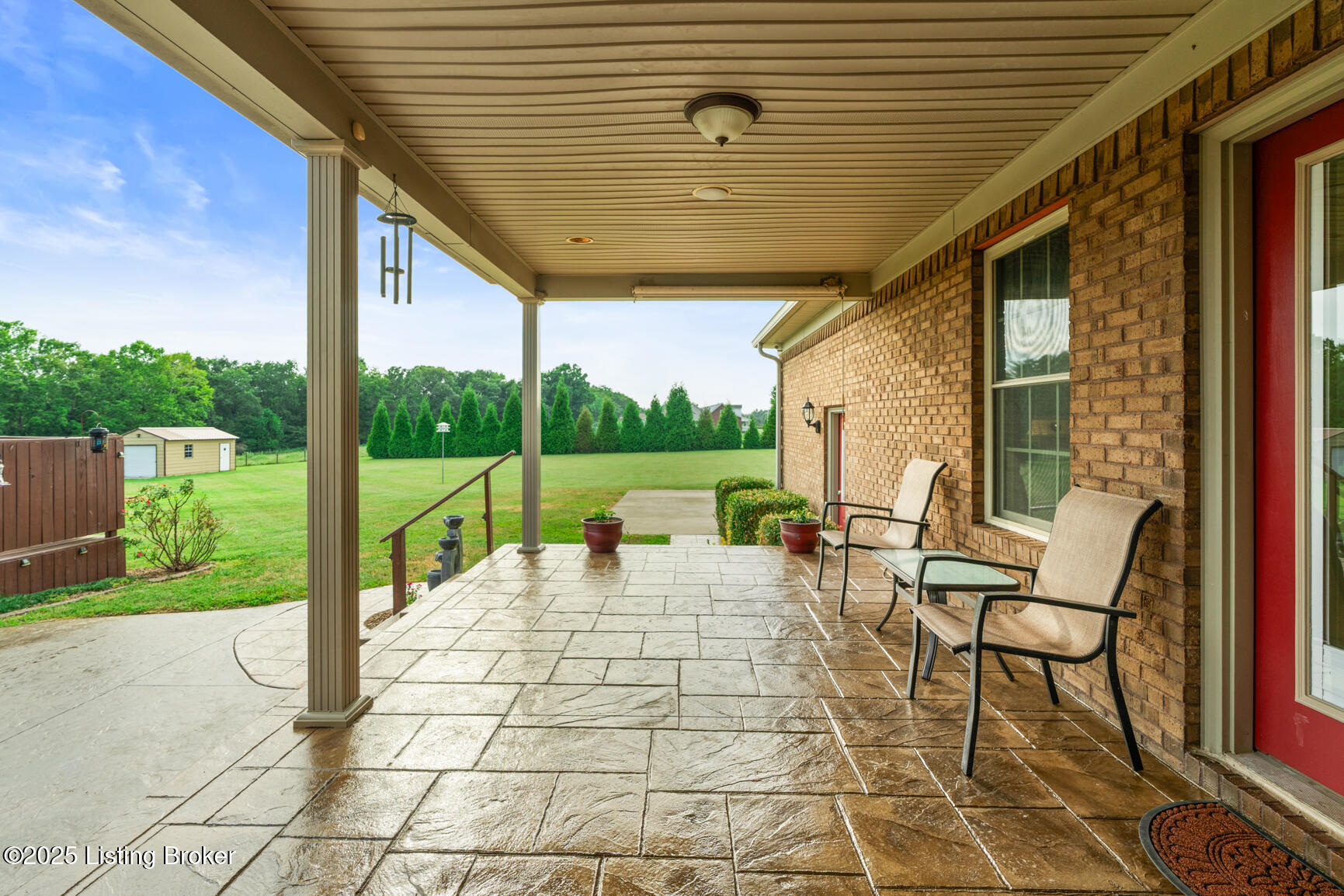 805 Meadowland Trail