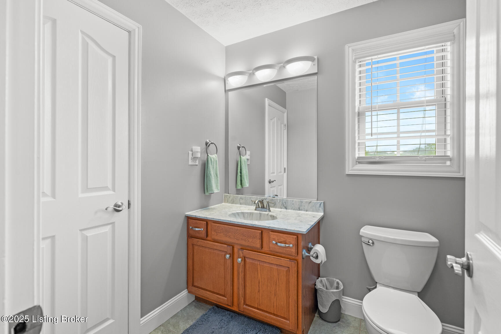 805 Meadowland Trail