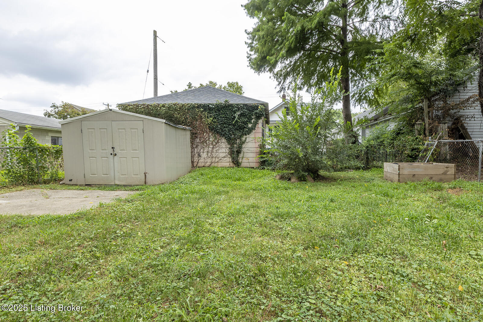 837 Parkway Dr