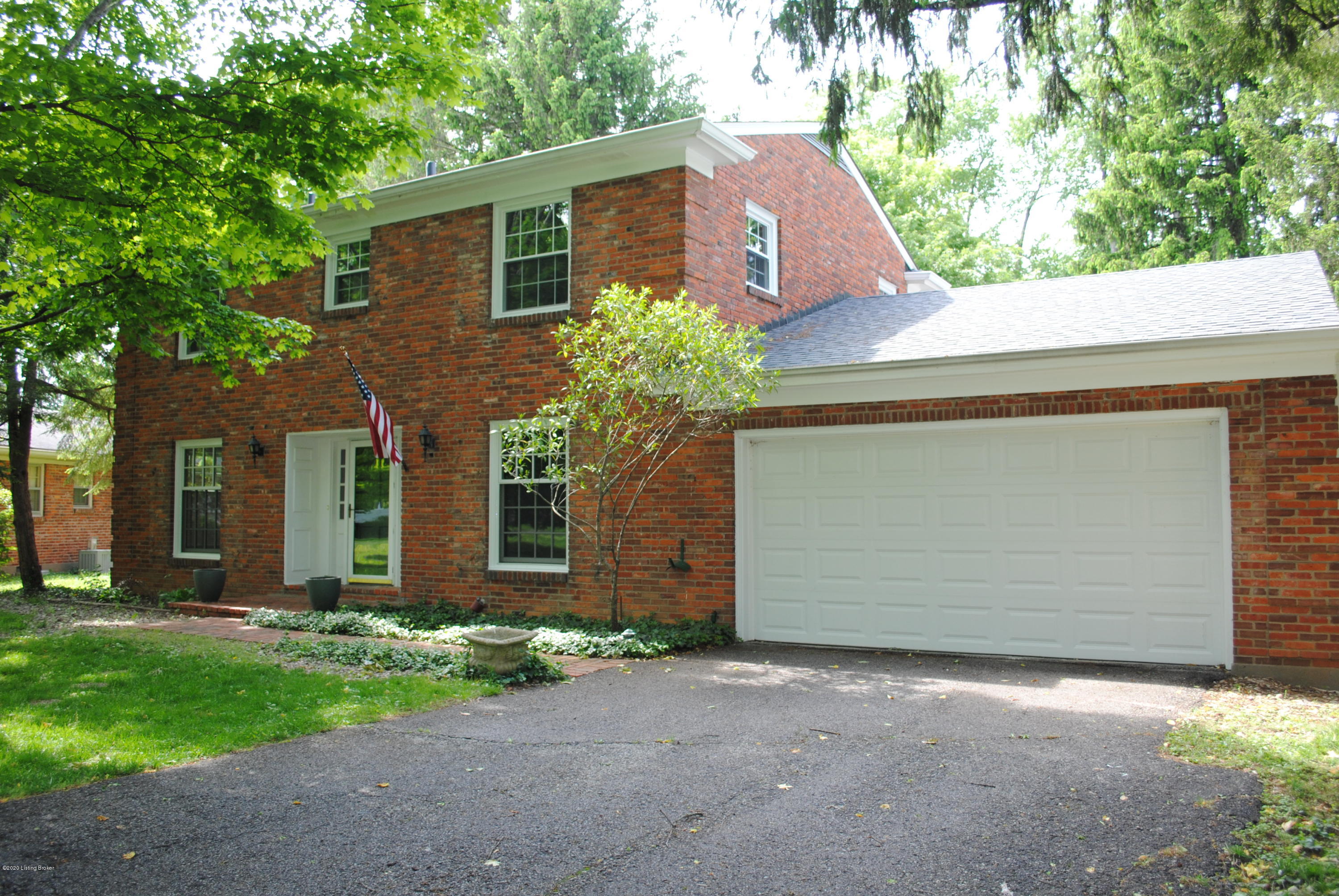 9836 Longwood Cir