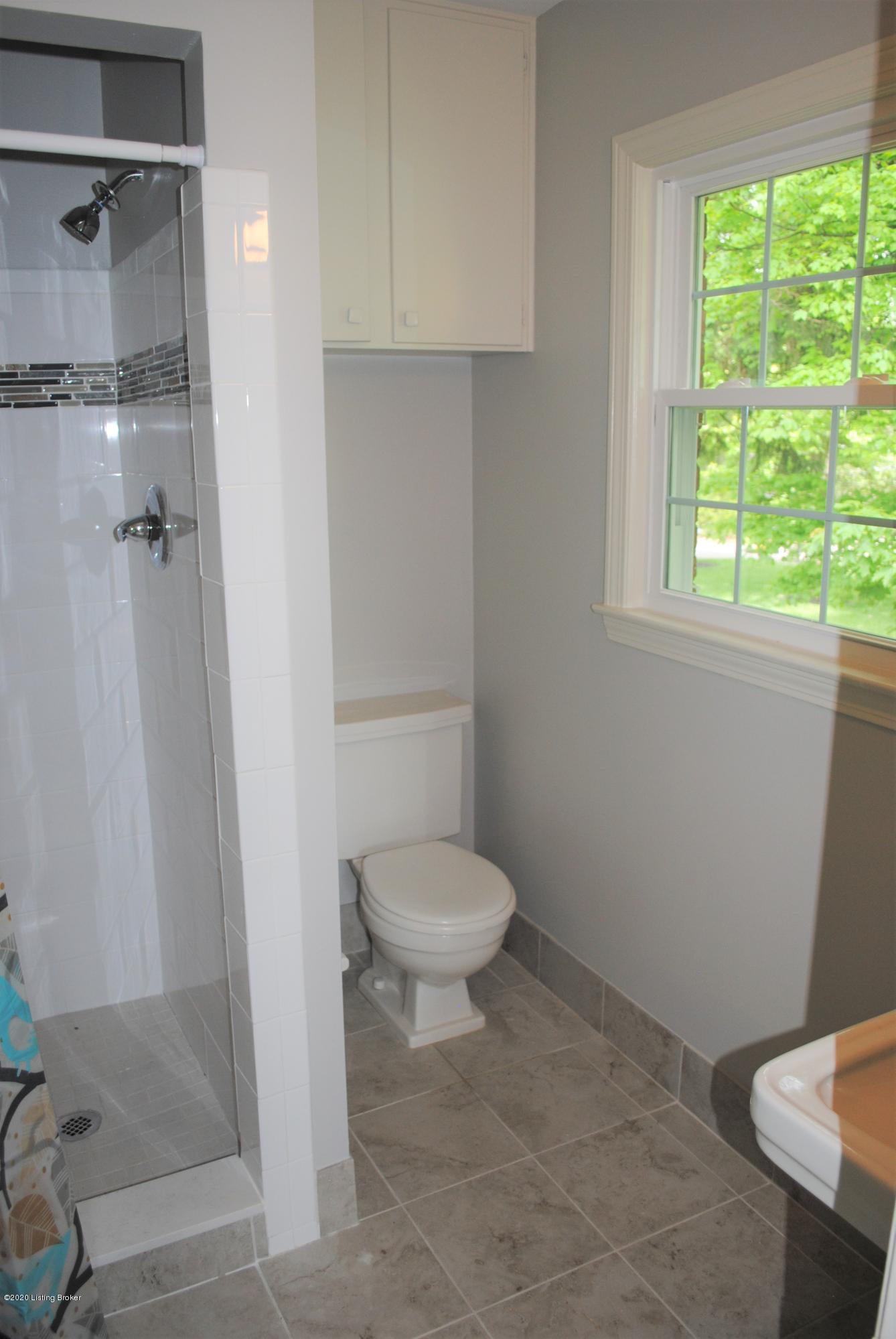 9836 Longwood Cir