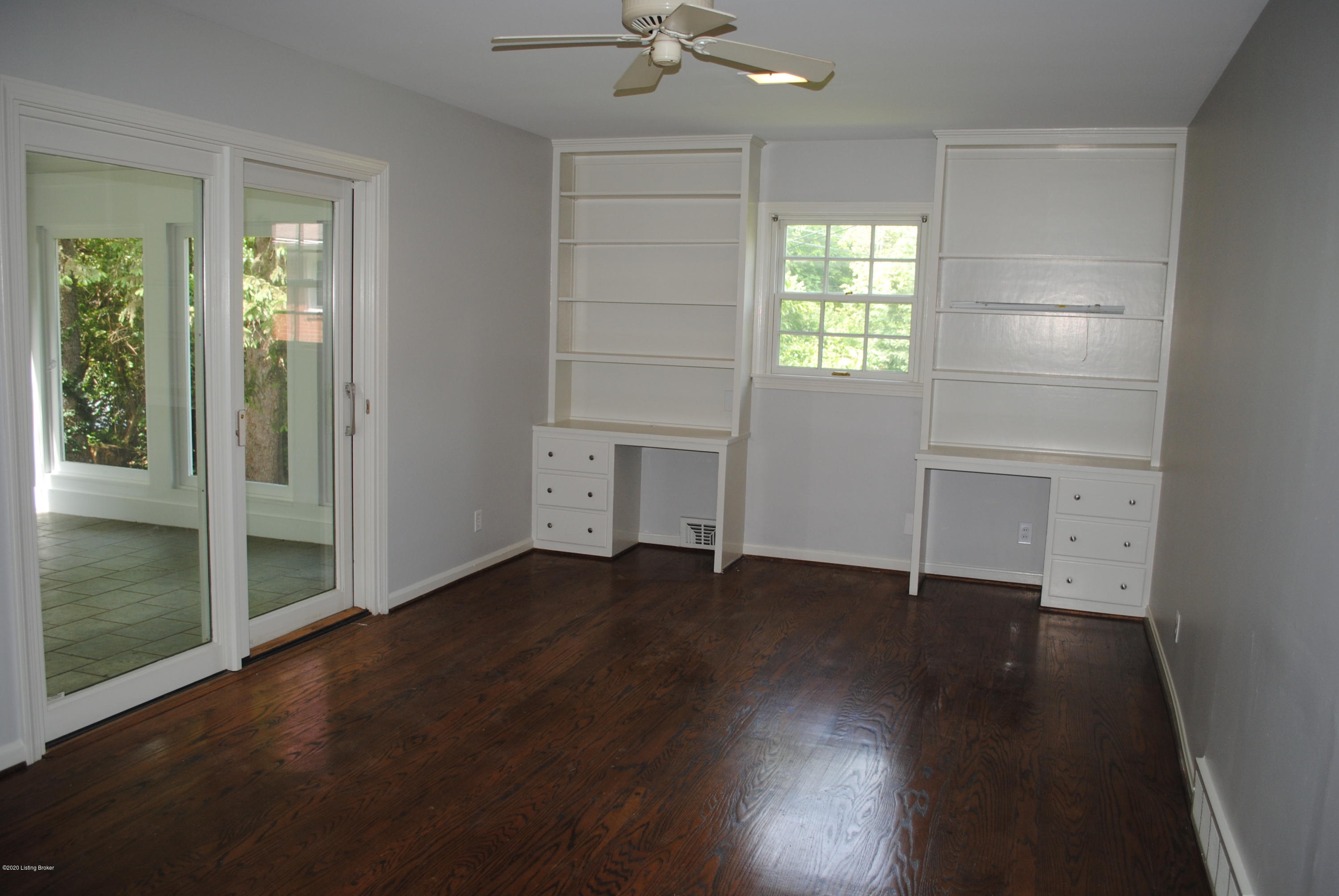 9836 Longwood Cir