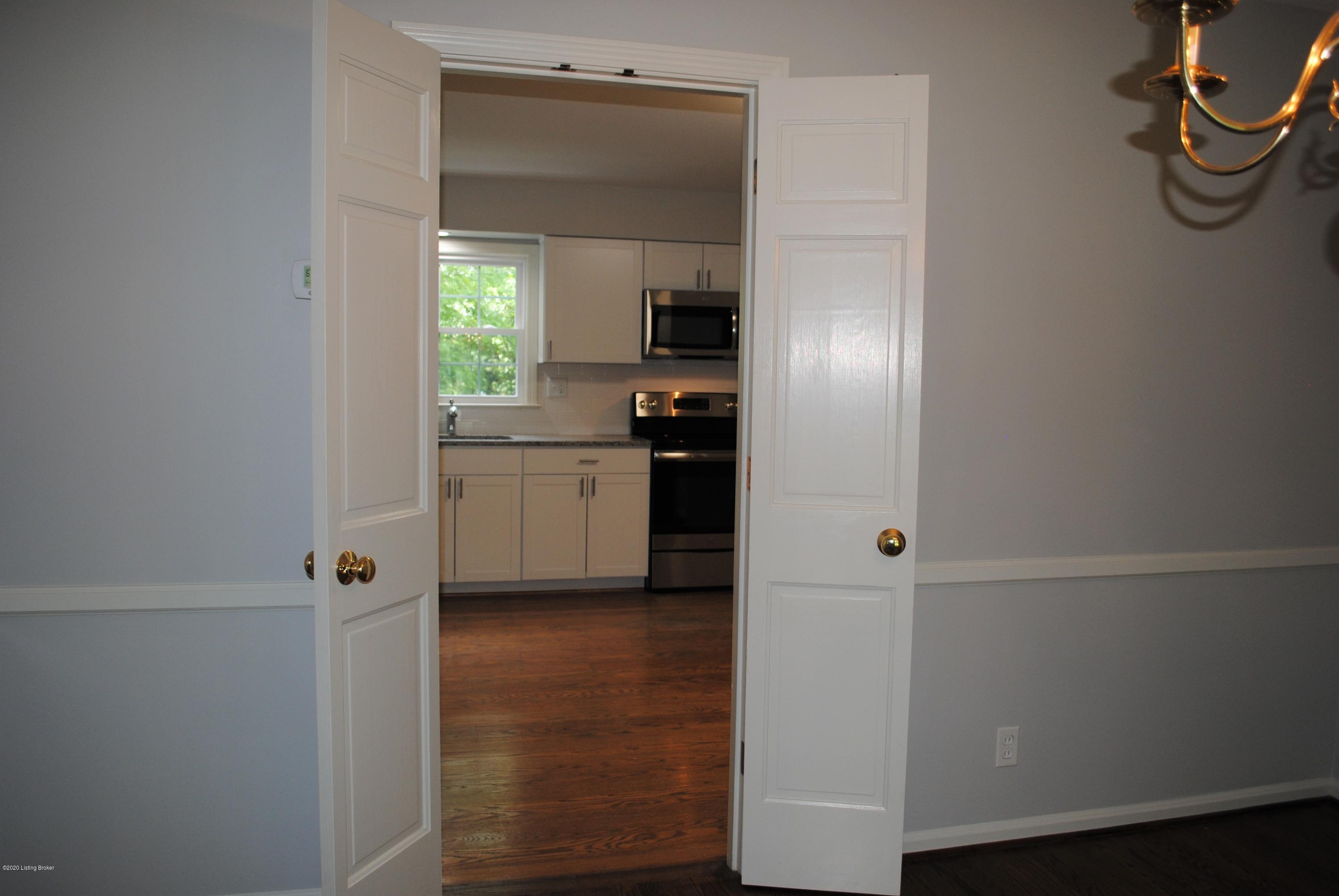 9836 Longwood Cir