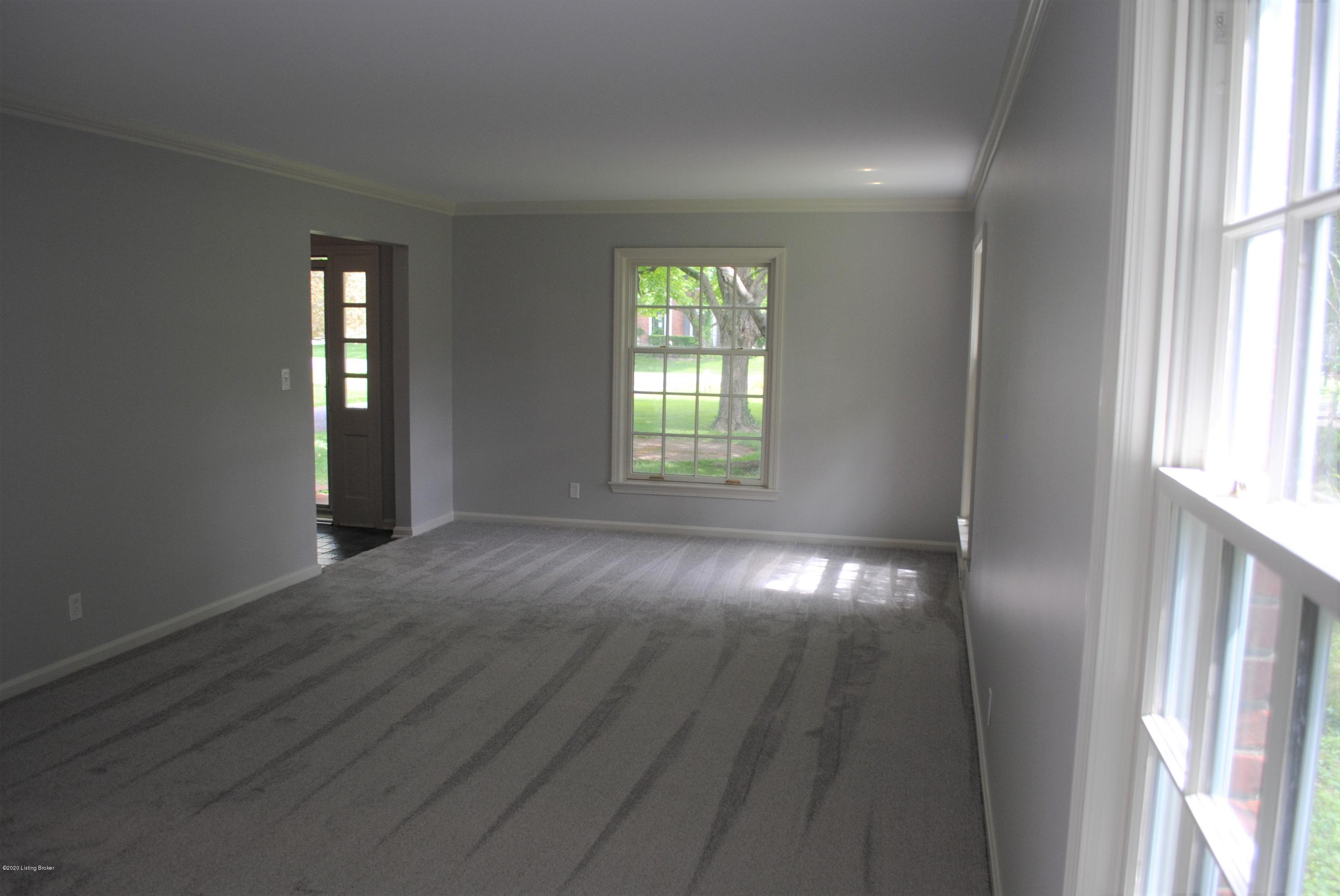 9836 Longwood Cir