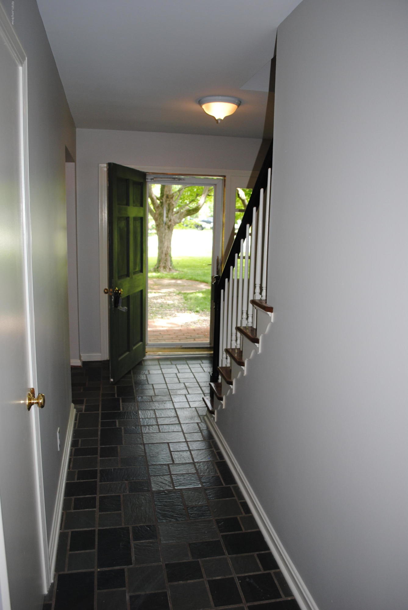 9836 Longwood Cir