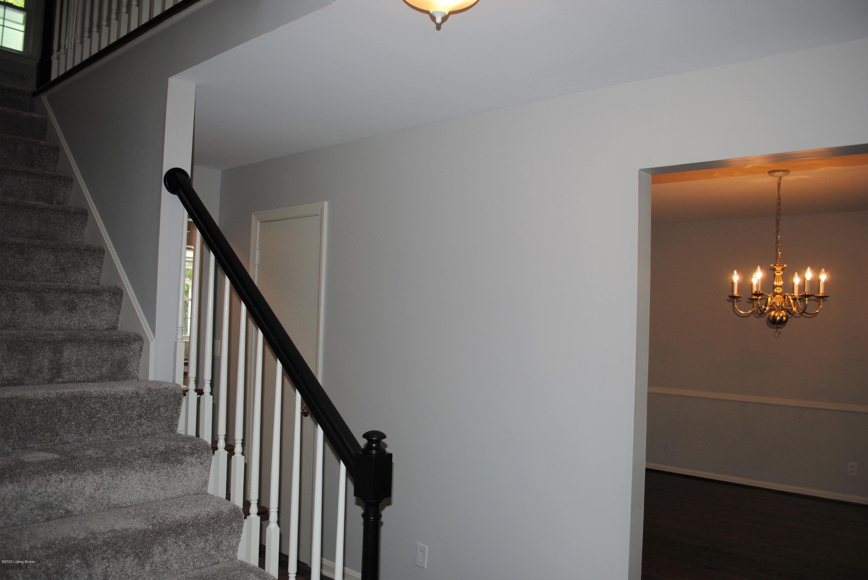 9836 Longwood Cir