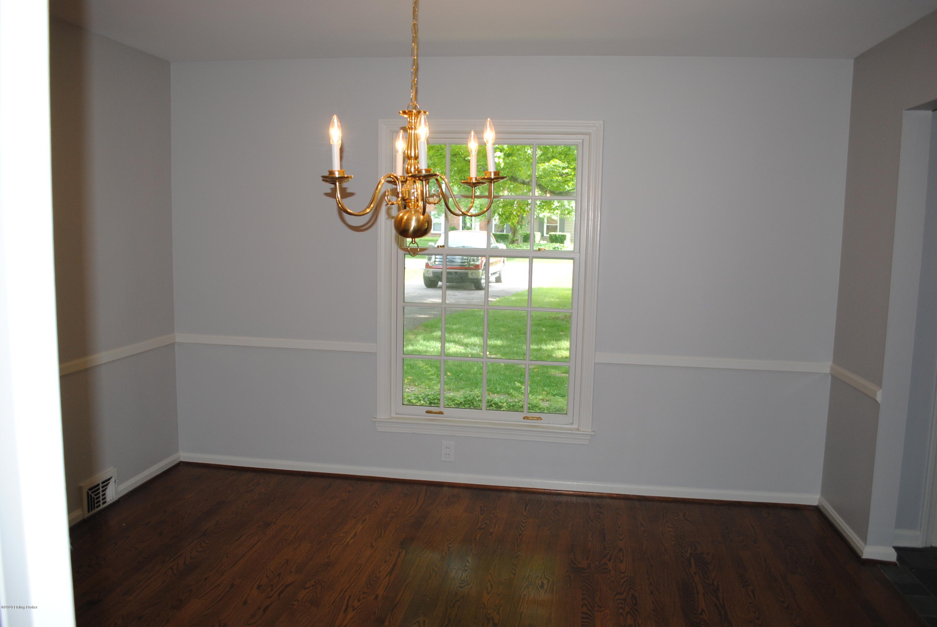 9836 Longwood Cir