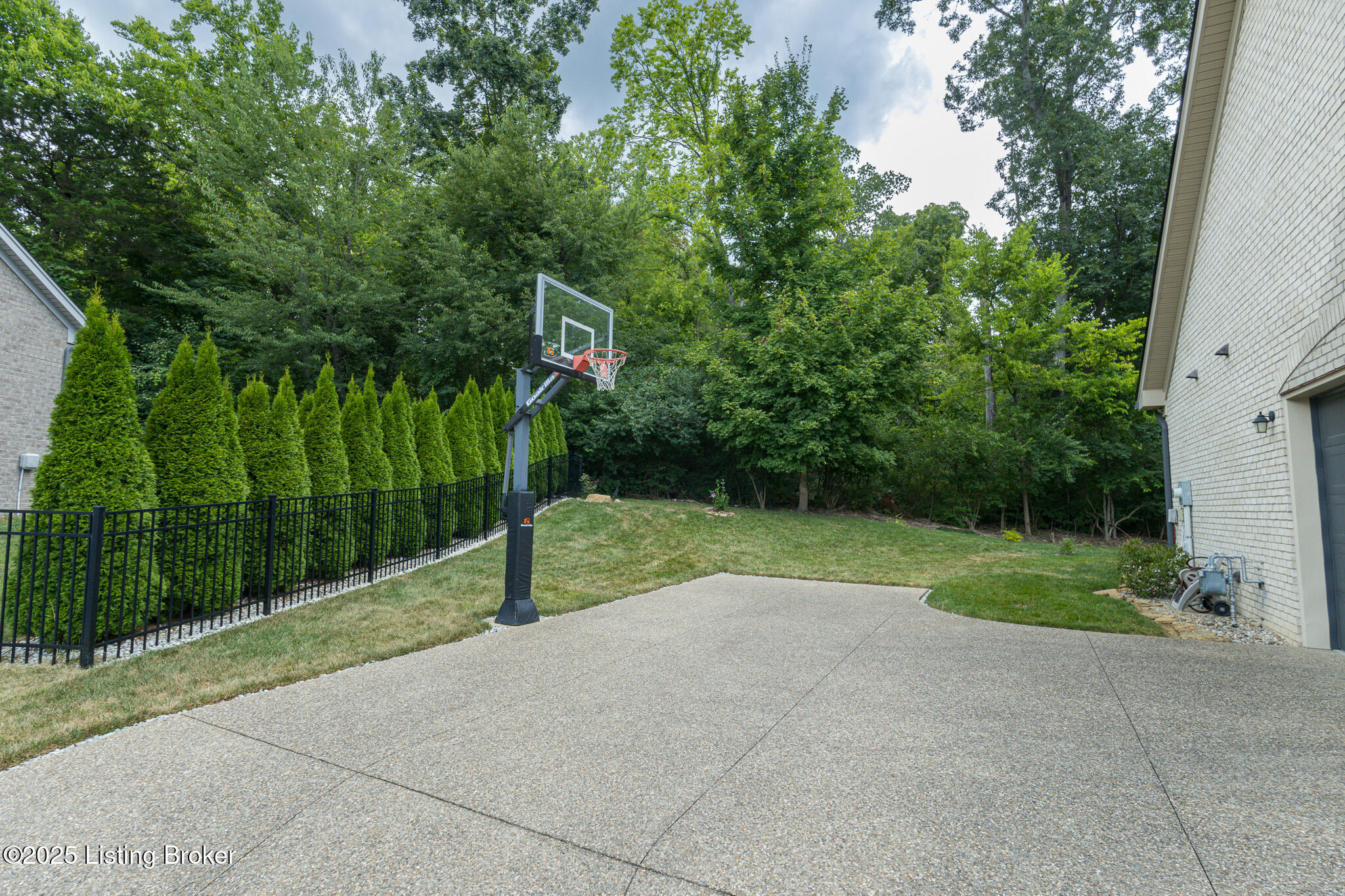 212 Kilcott Ct