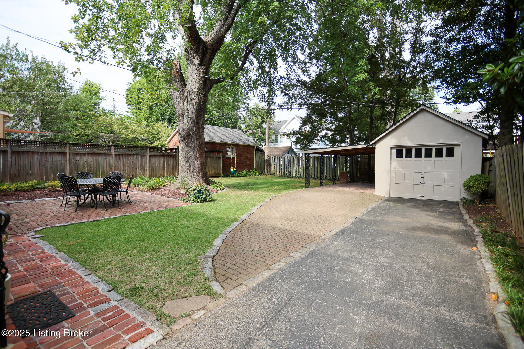 443 University Ave