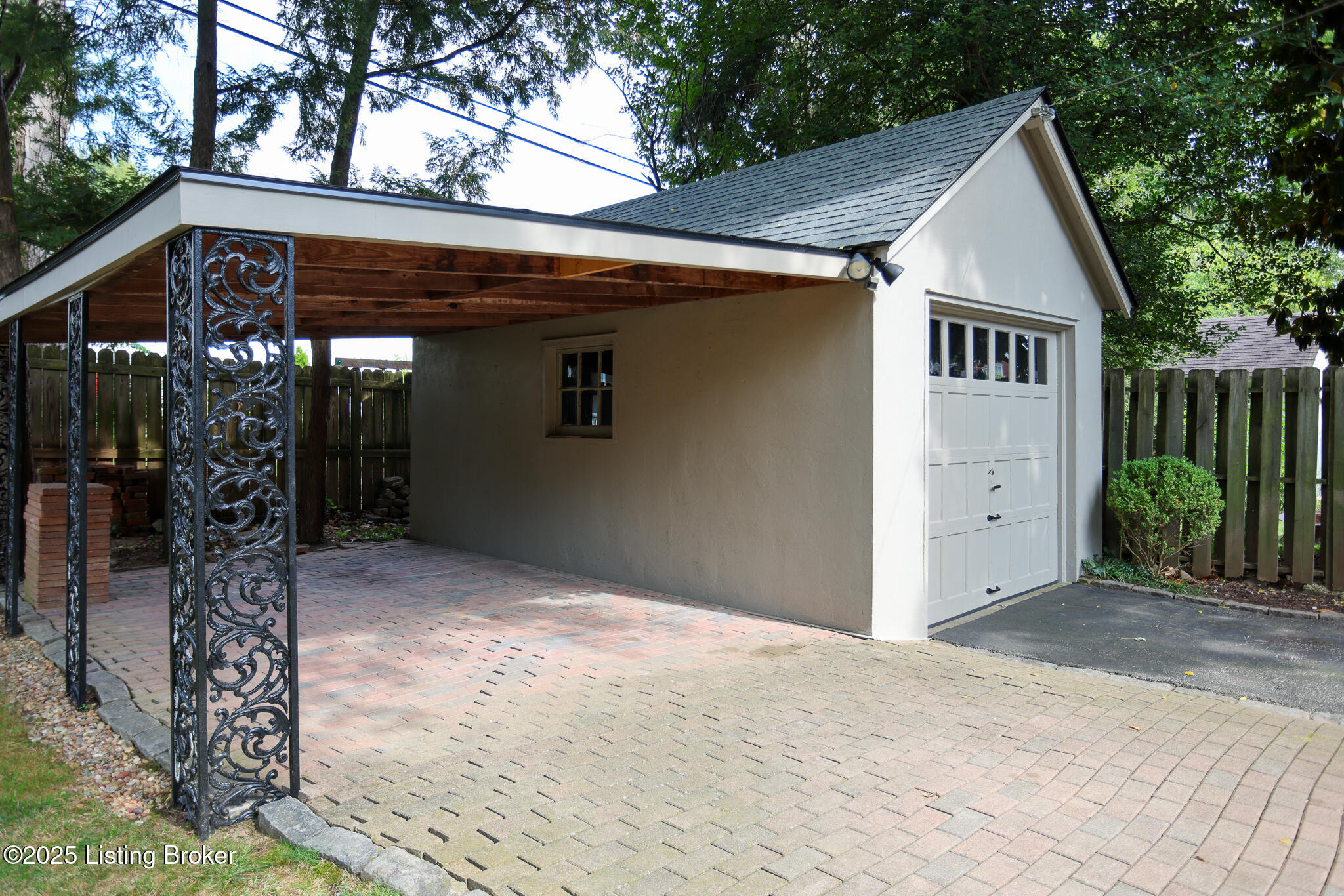 443 University Ave