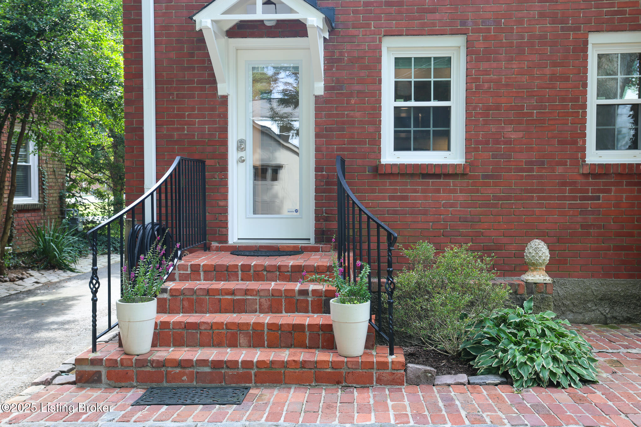 443 University Ave