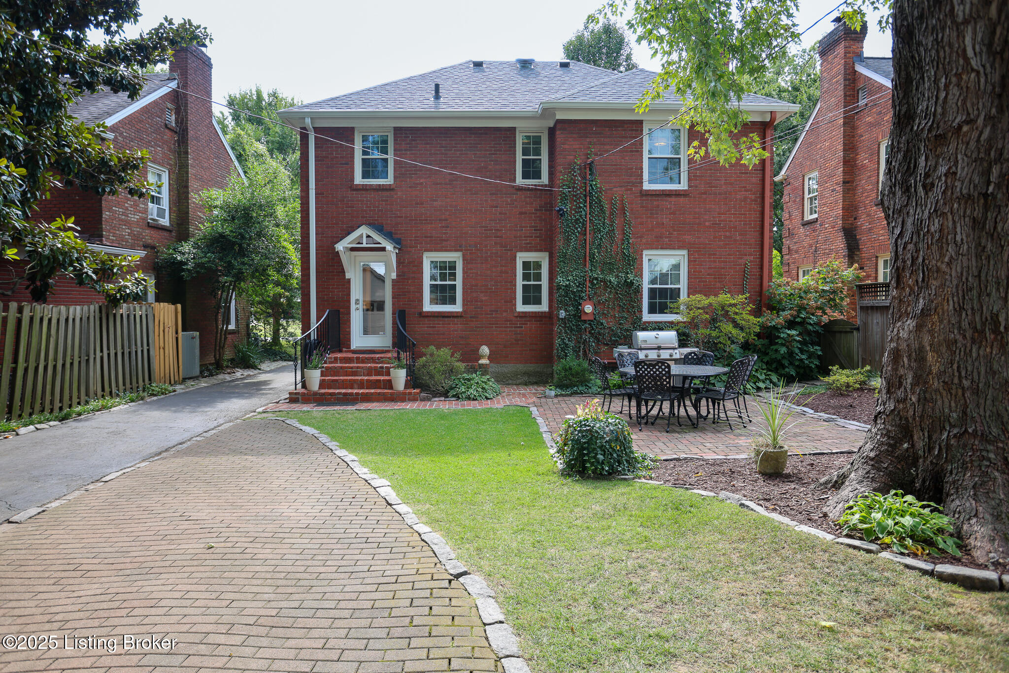 443 University Ave