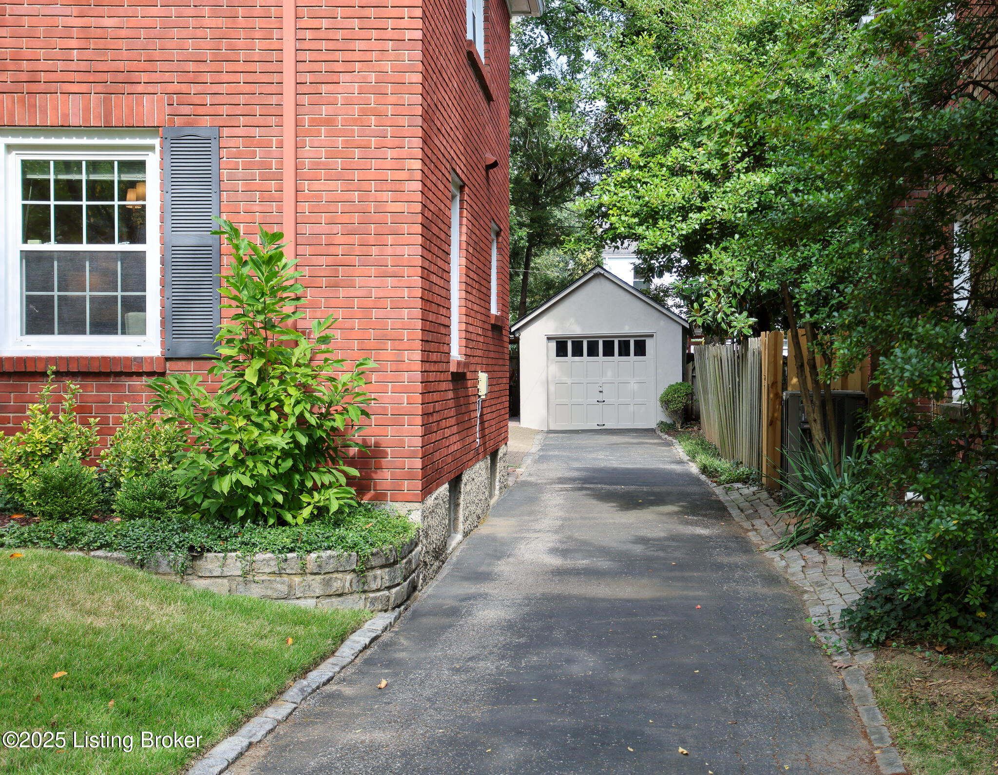 443 University Ave